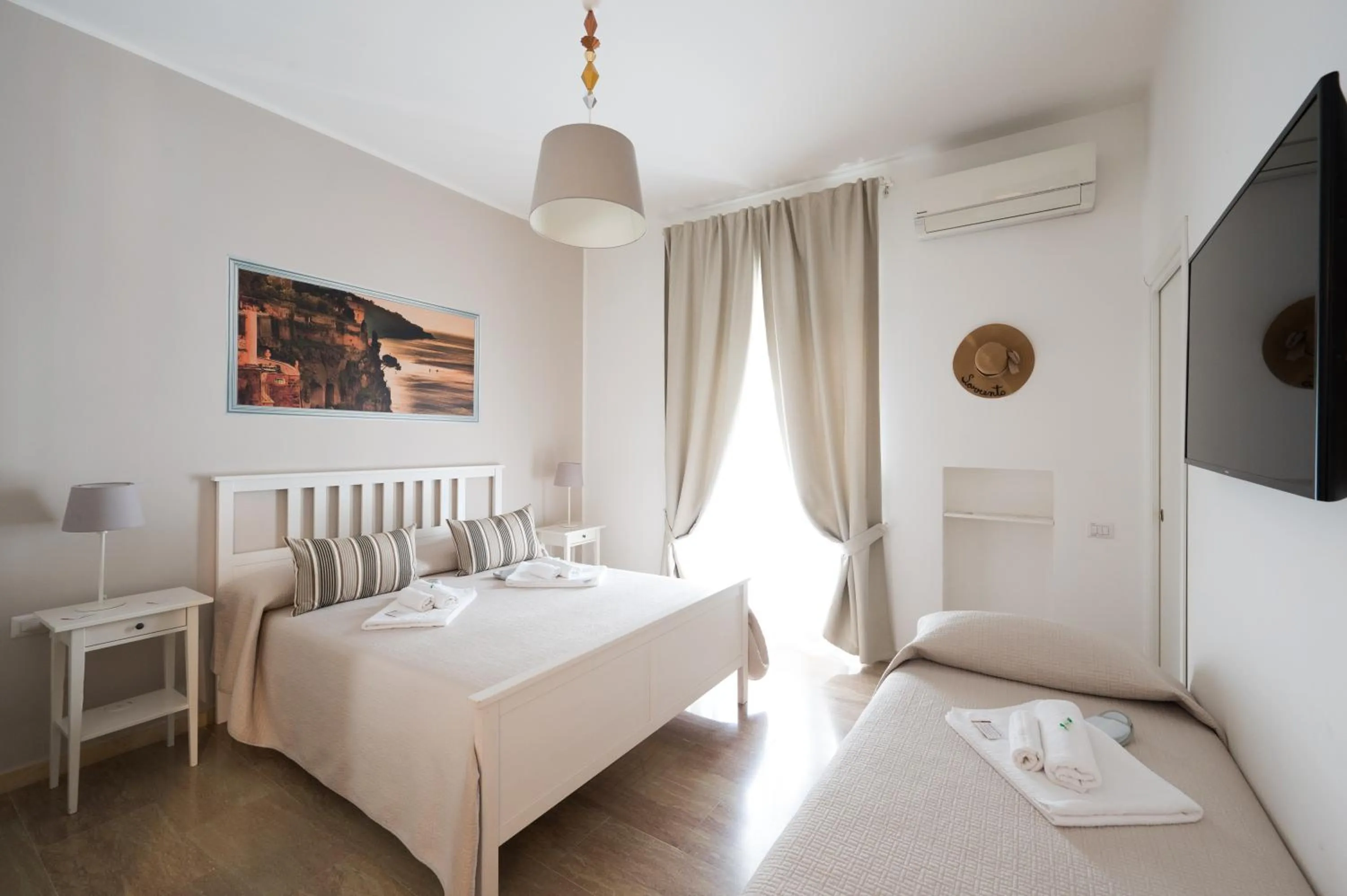 Photo of the whole room, Bed in Panoramic Rooms Salerno