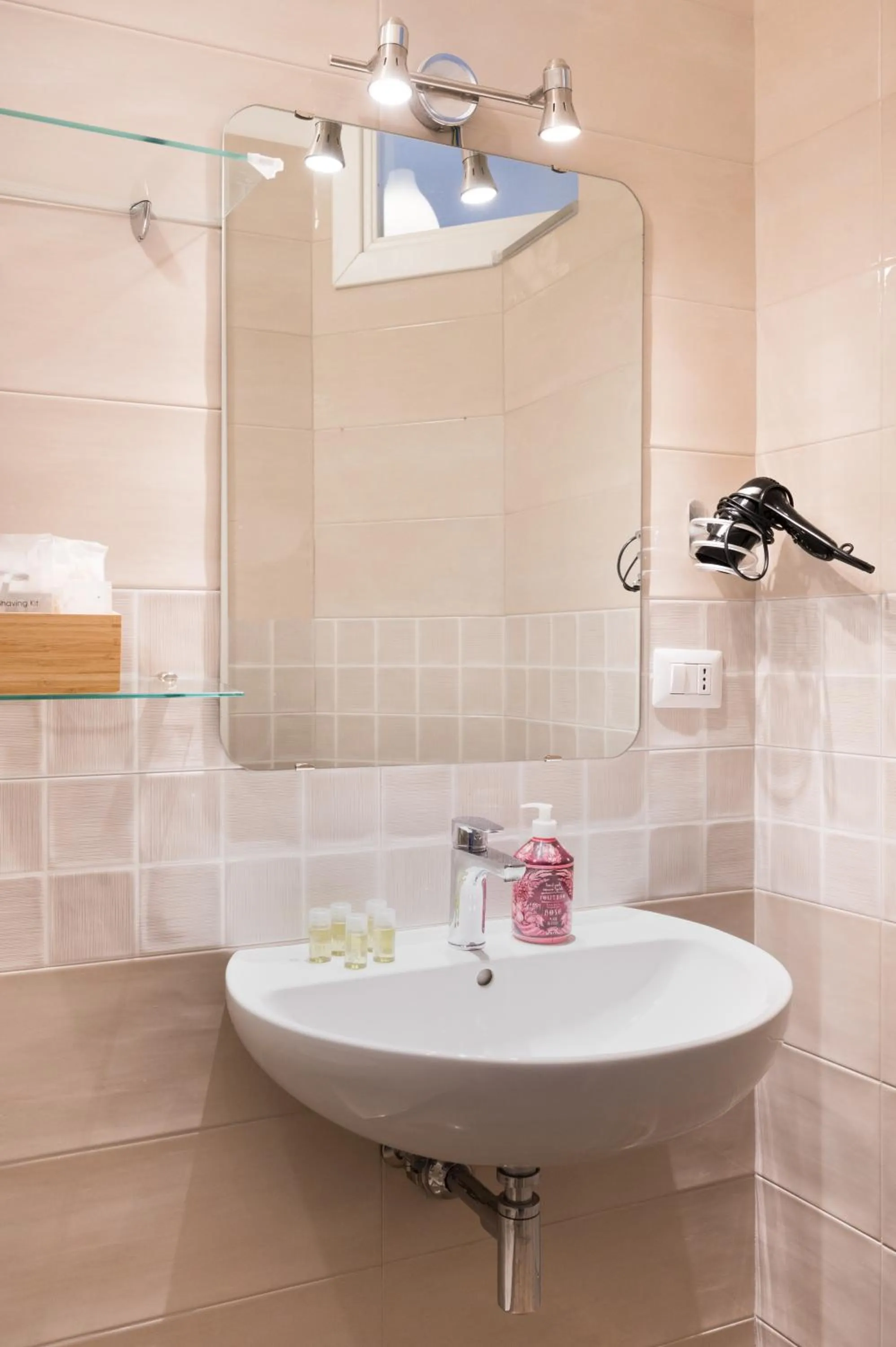 Bathroom in Panoramic Rooms Salerno