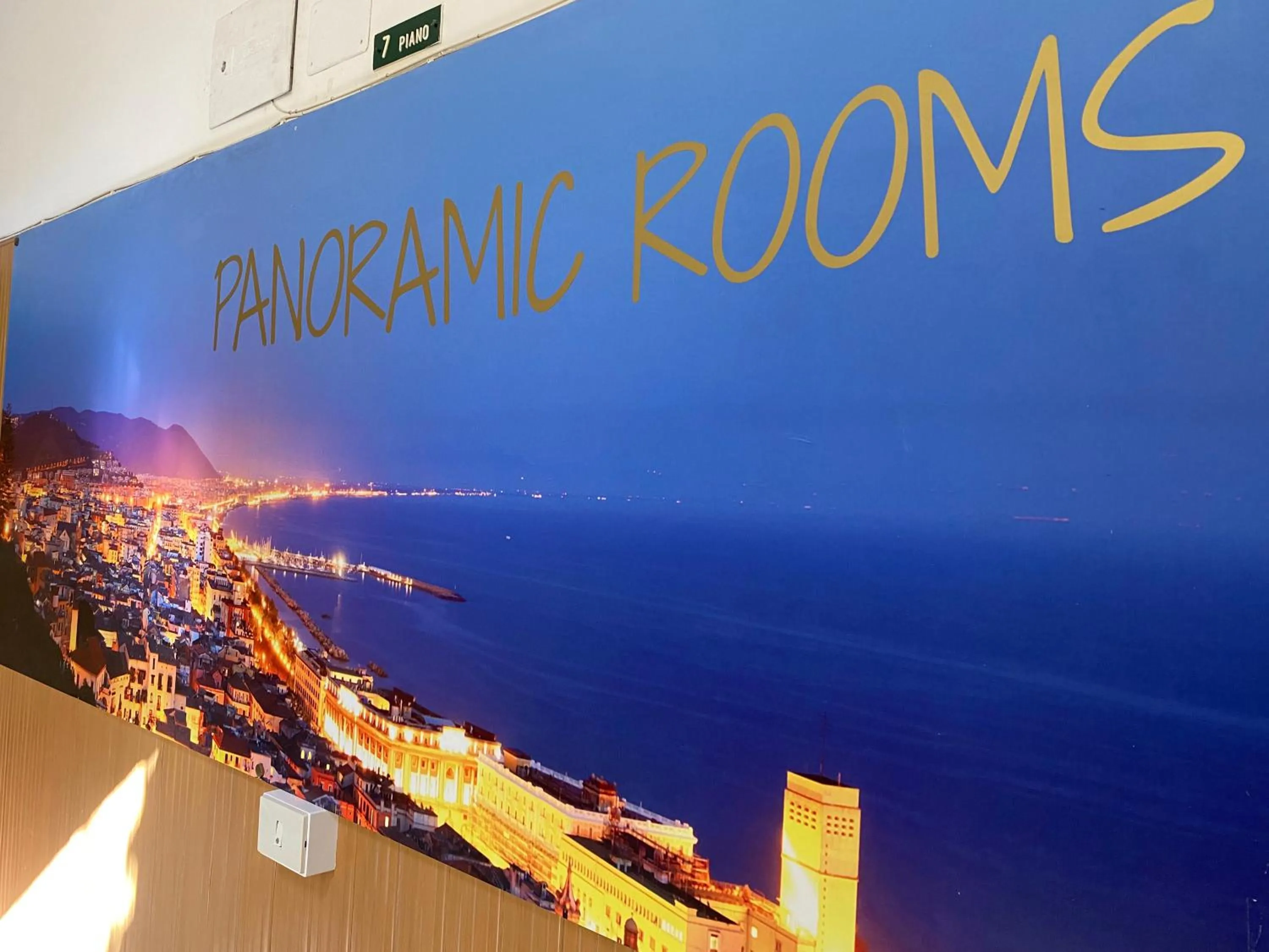 Text overlay in Panoramic Rooms Salerno