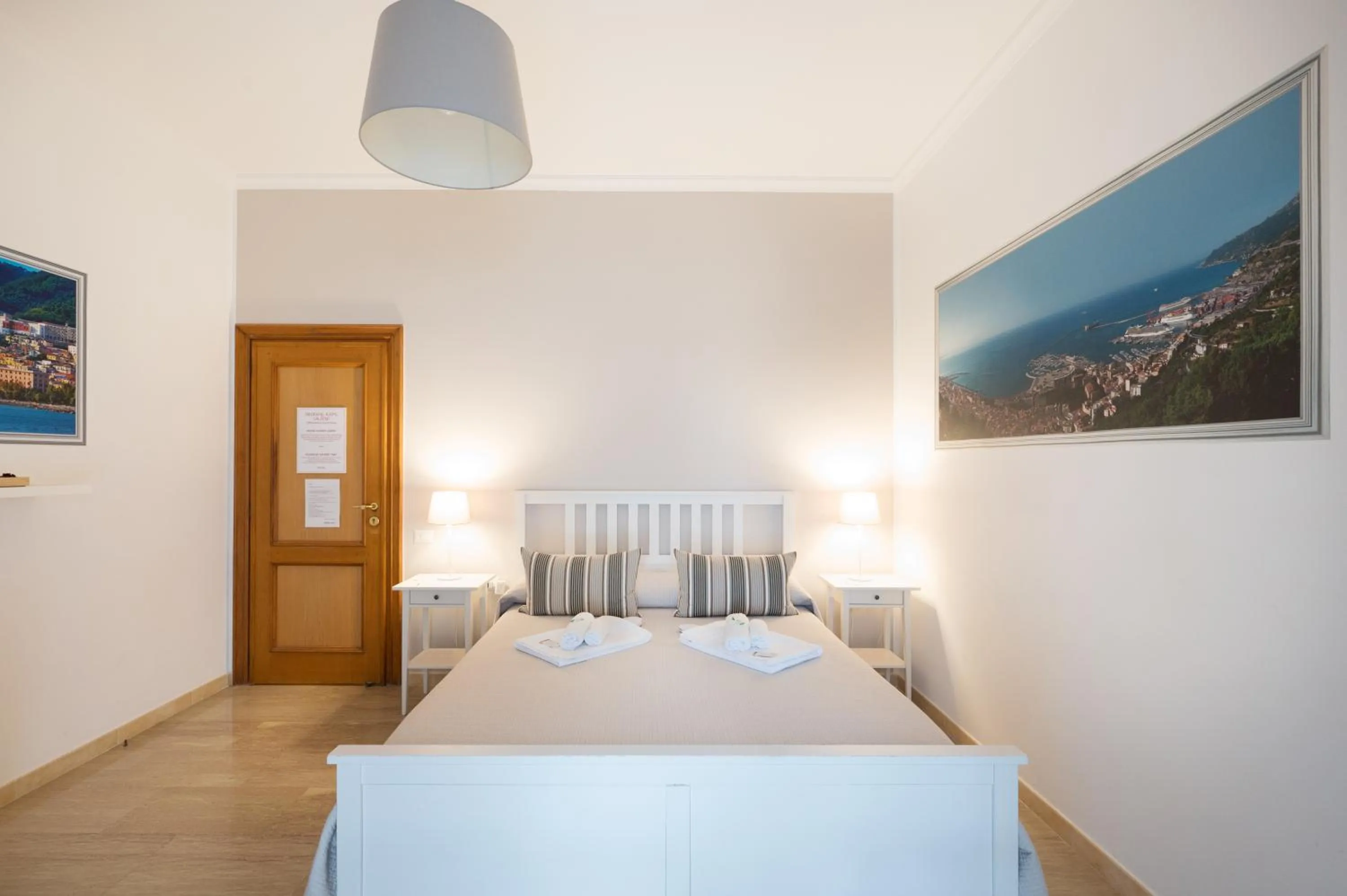 Photo of the whole room, Bed in Panoramic Rooms Salerno