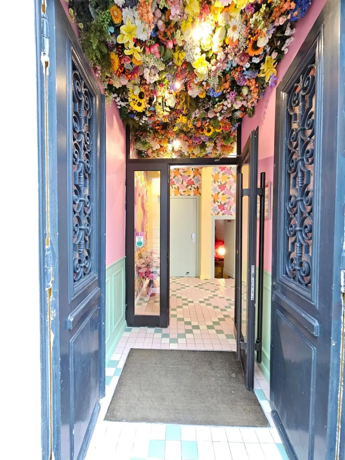 Facade/entrance in Hotel La Petite Rosa