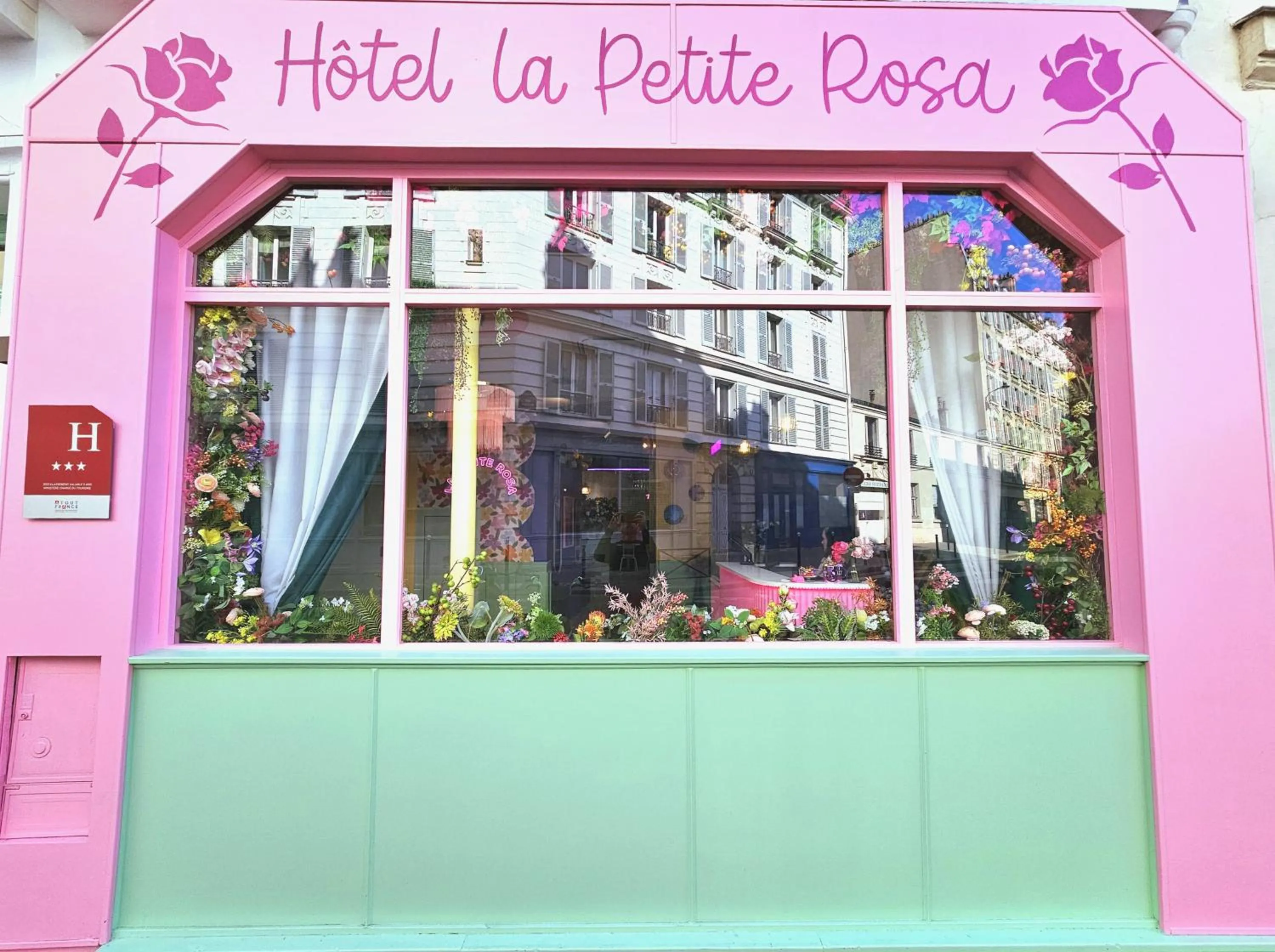 Facade/entrance in Hotel La Petite Rosa