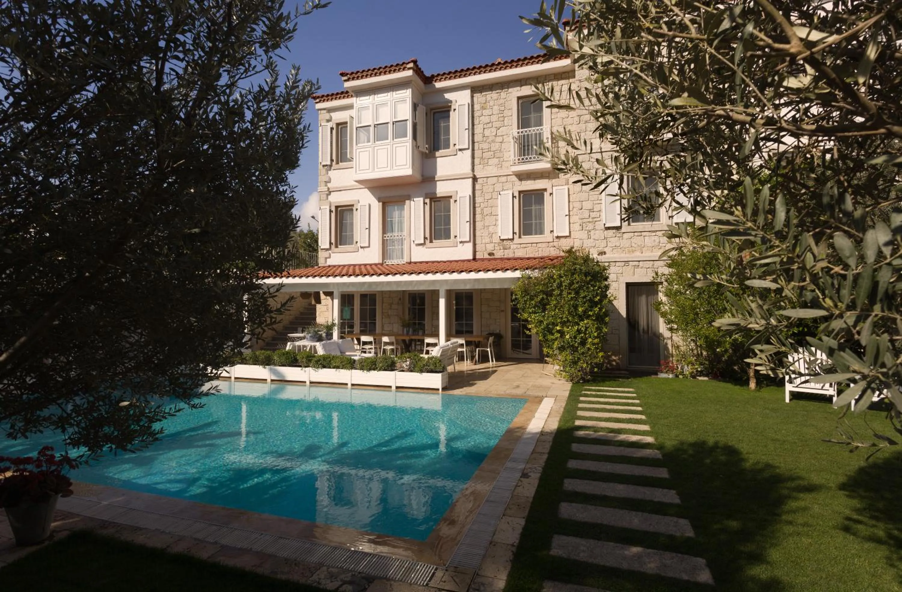 Property building in Peremere Alacati Otel