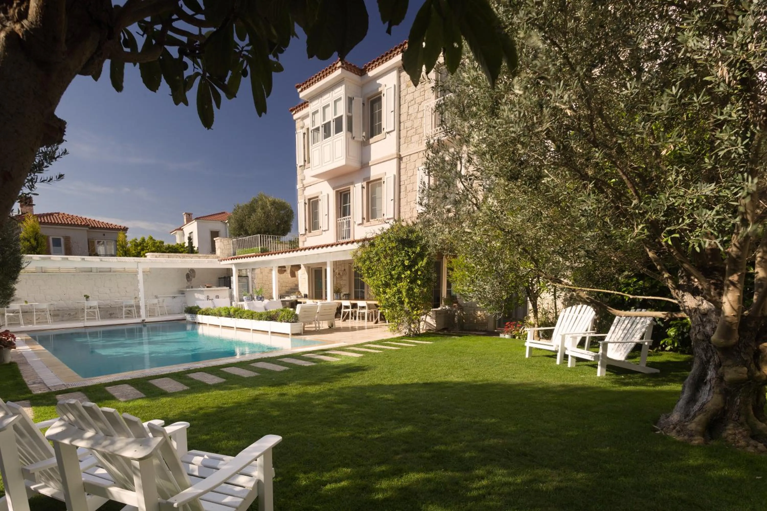 Property building in Peremere Alacati Otel