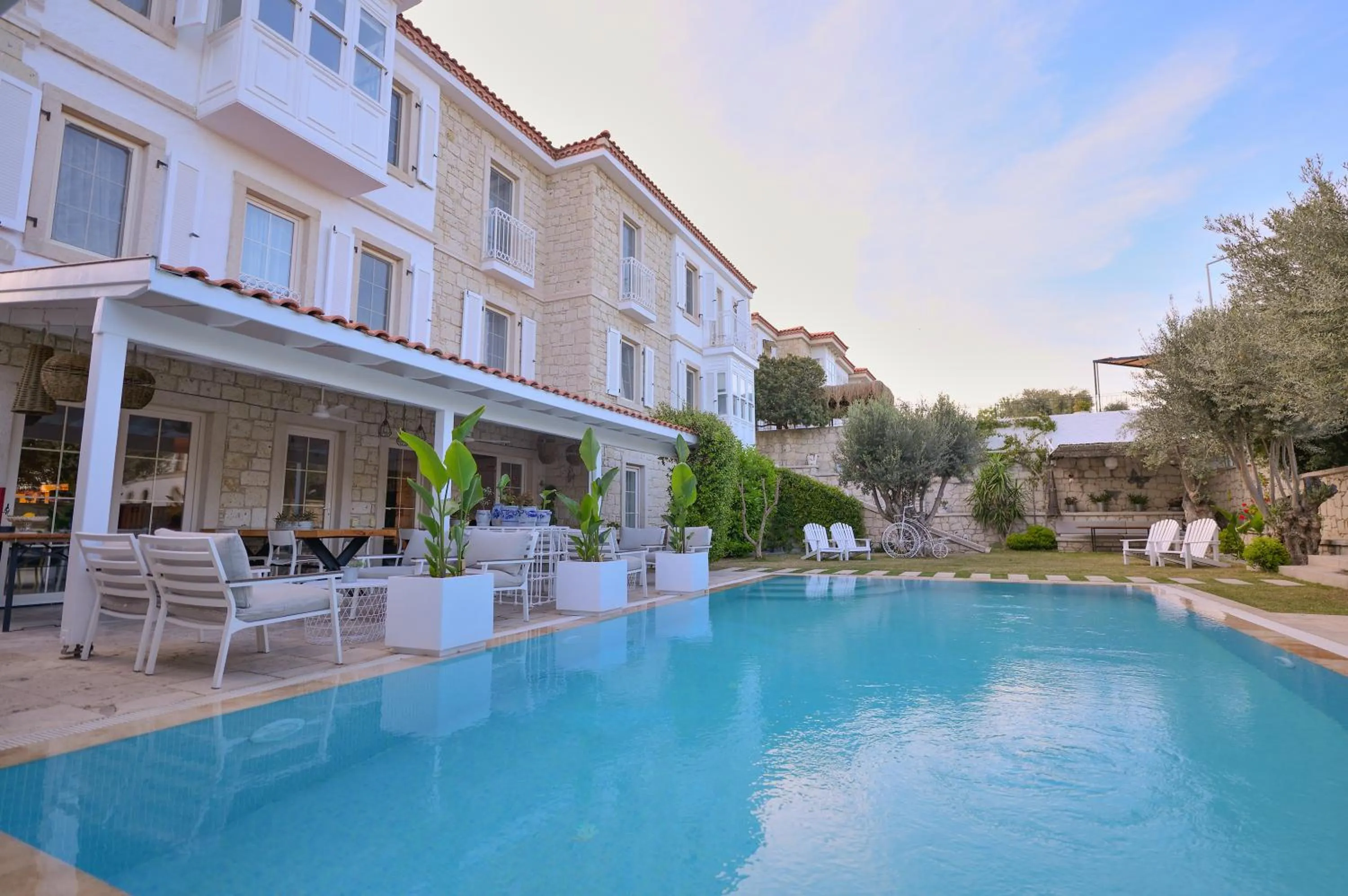Property building in Peremere Alacati Otel