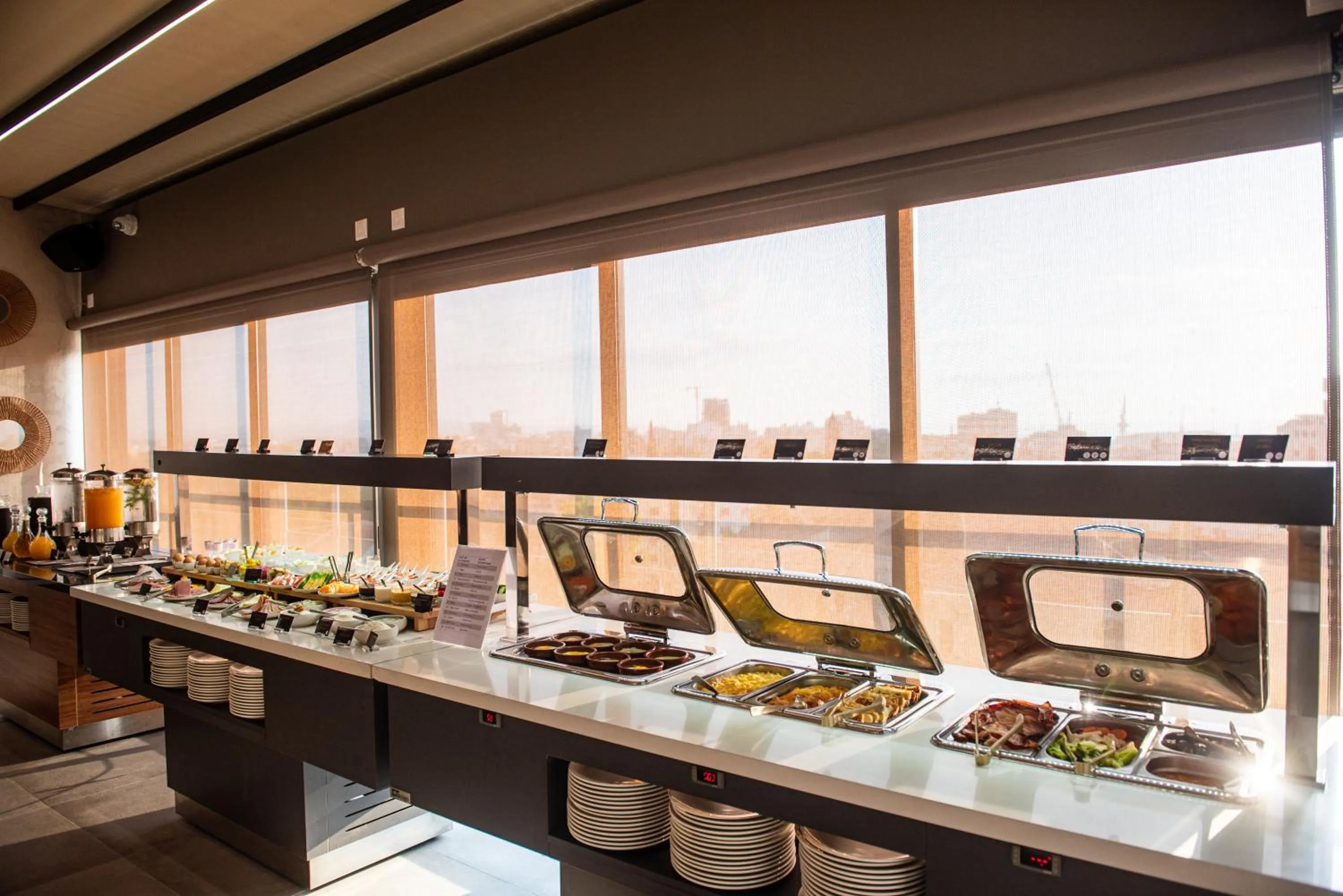 Breakfast in Rise Urban Art Hotel