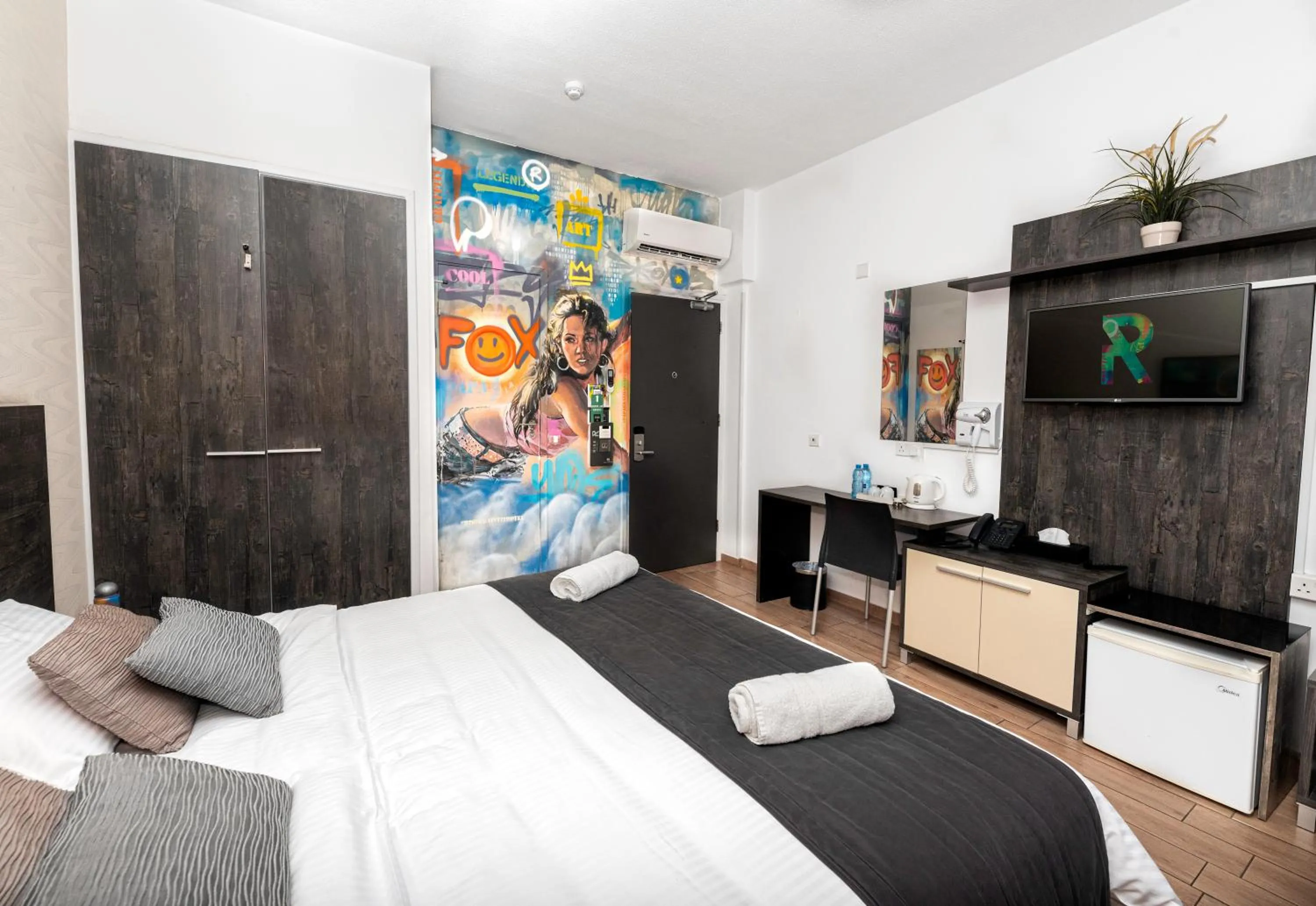 Bed in Rise Urban Art Hotel