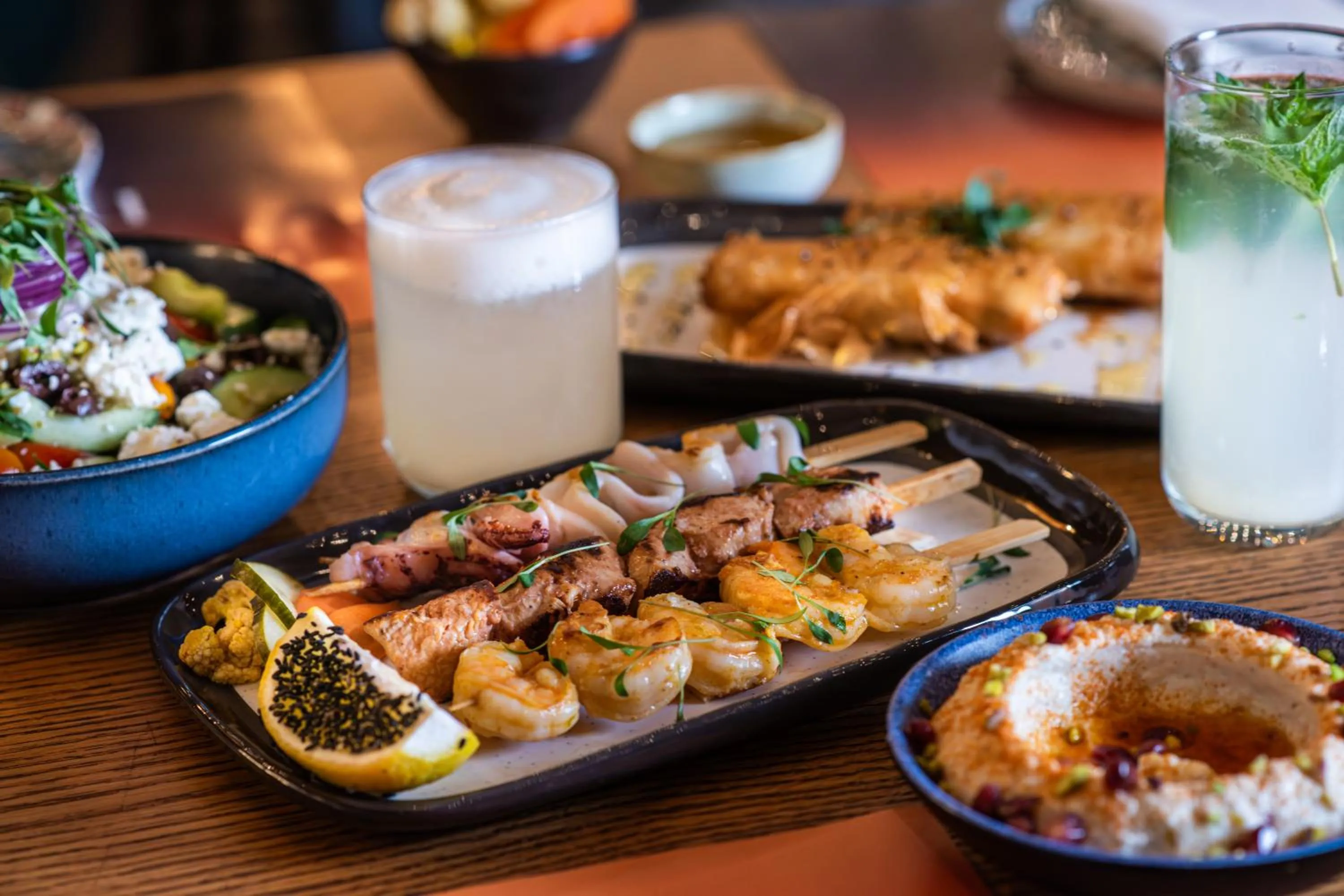 Restaurant/places to eat in Rise Urban Art Hotel