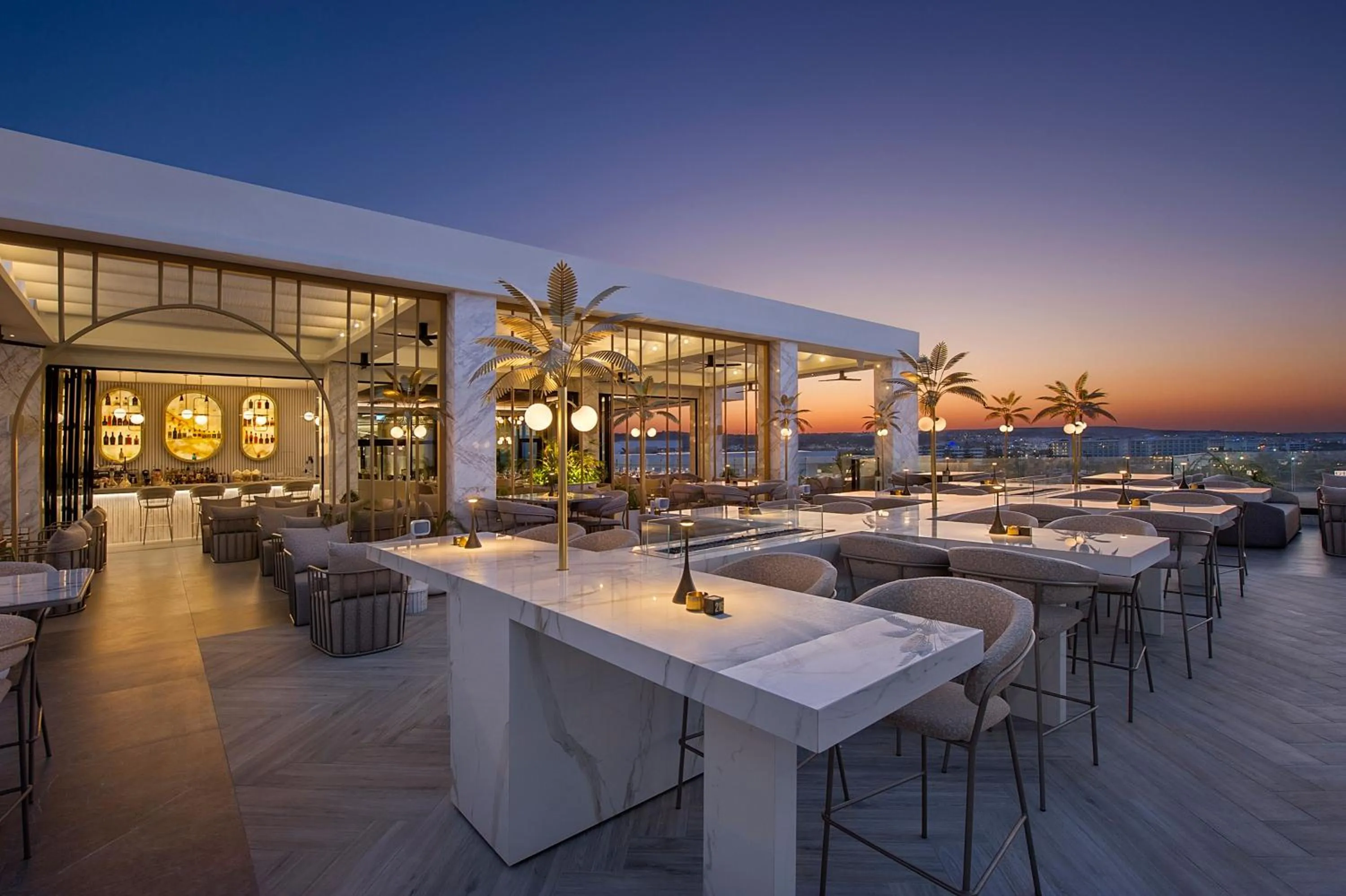 Restaurant/places to eat in Adams Beach Hotel & Spa