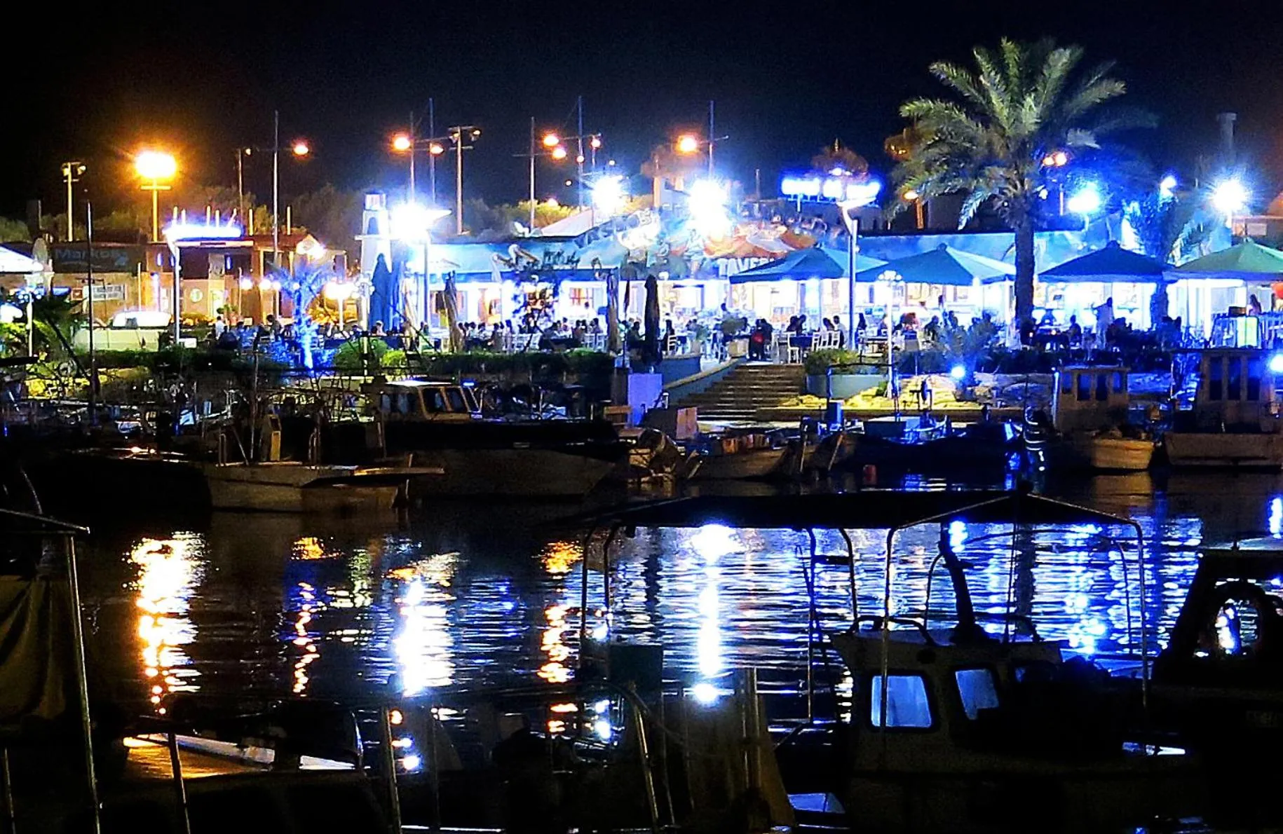 Evening entertainment in Marina Hotel