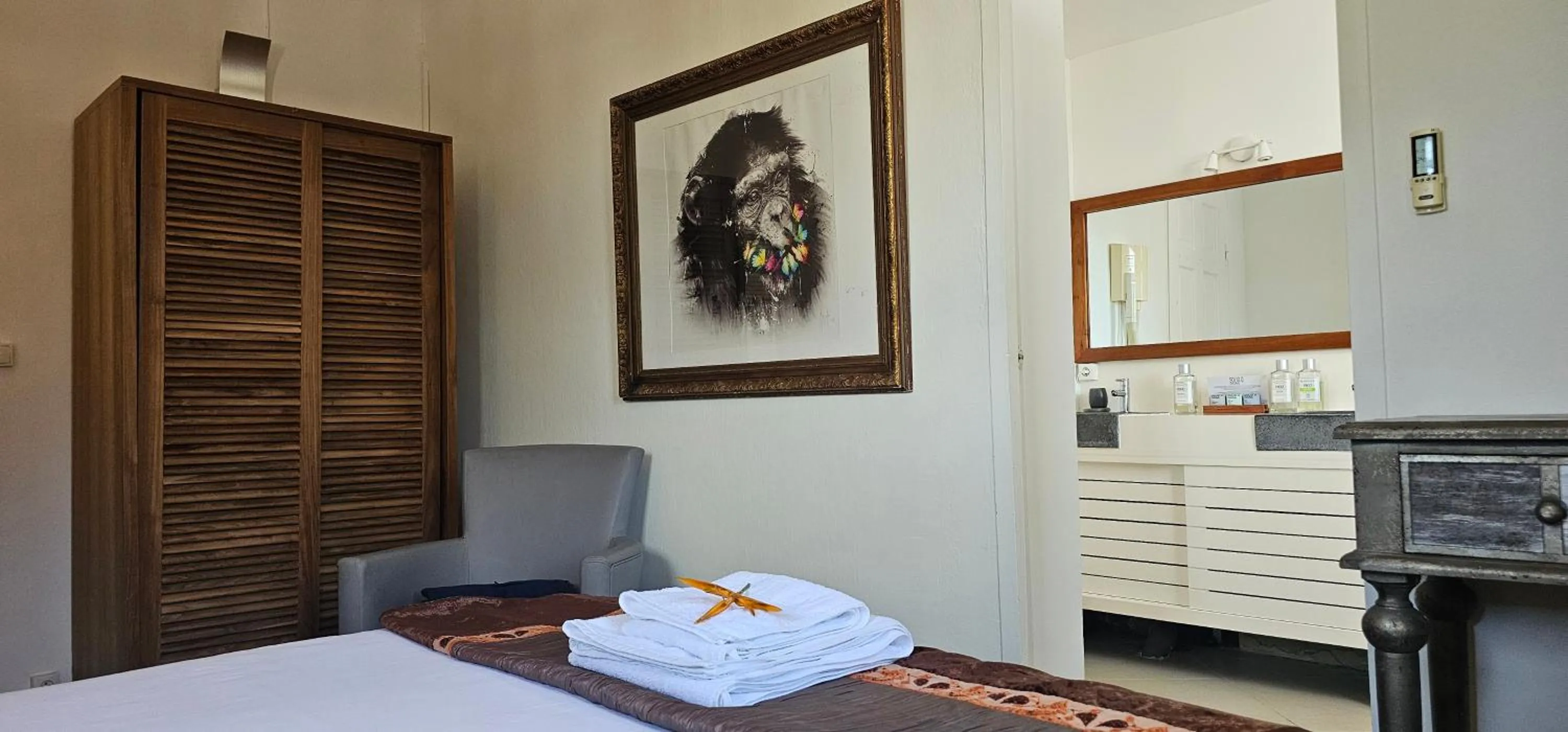 Bedroom, Bed in Habitation Villa Les Cassias