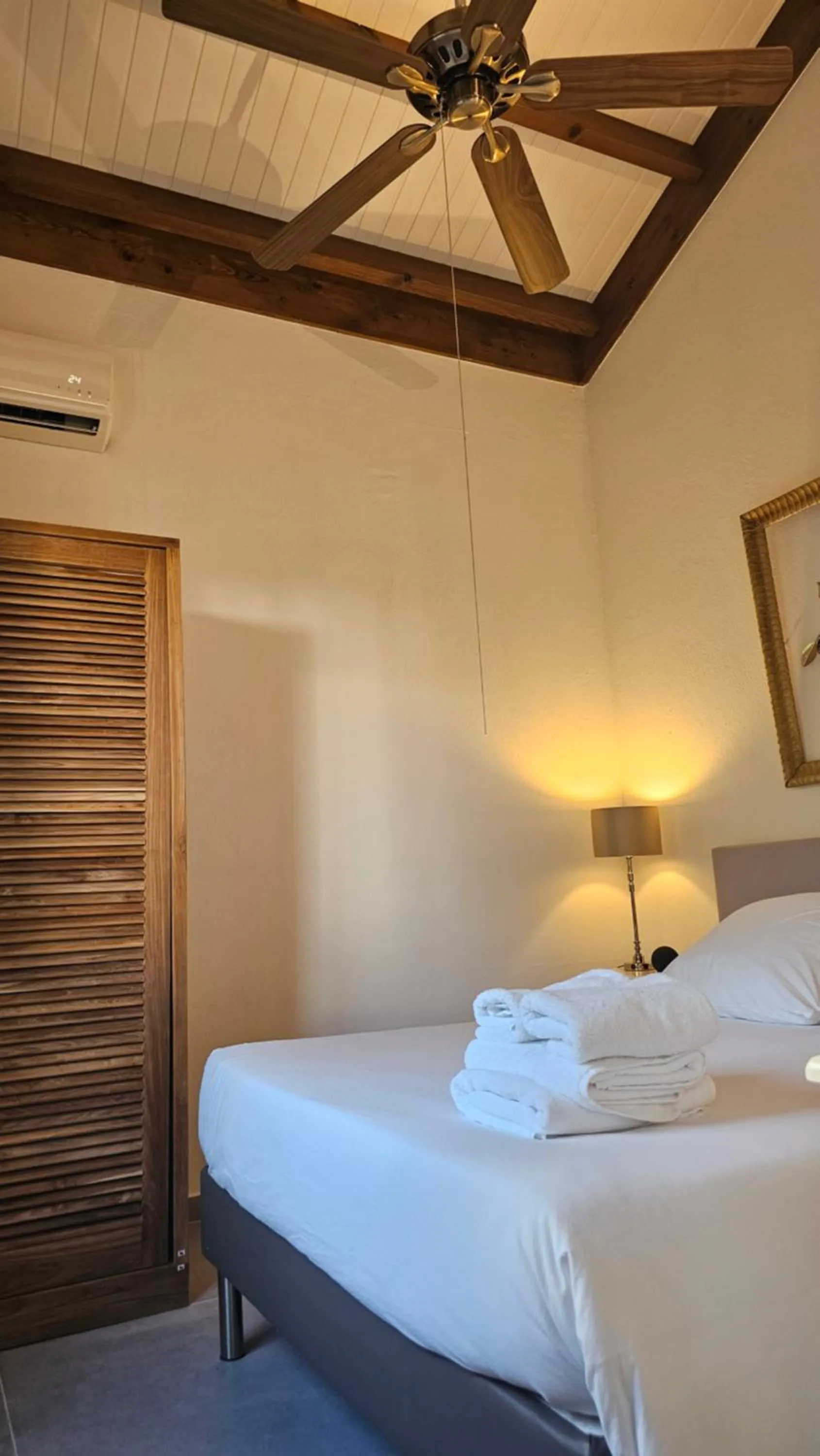 Bed in Habitation Villa Les Cassias