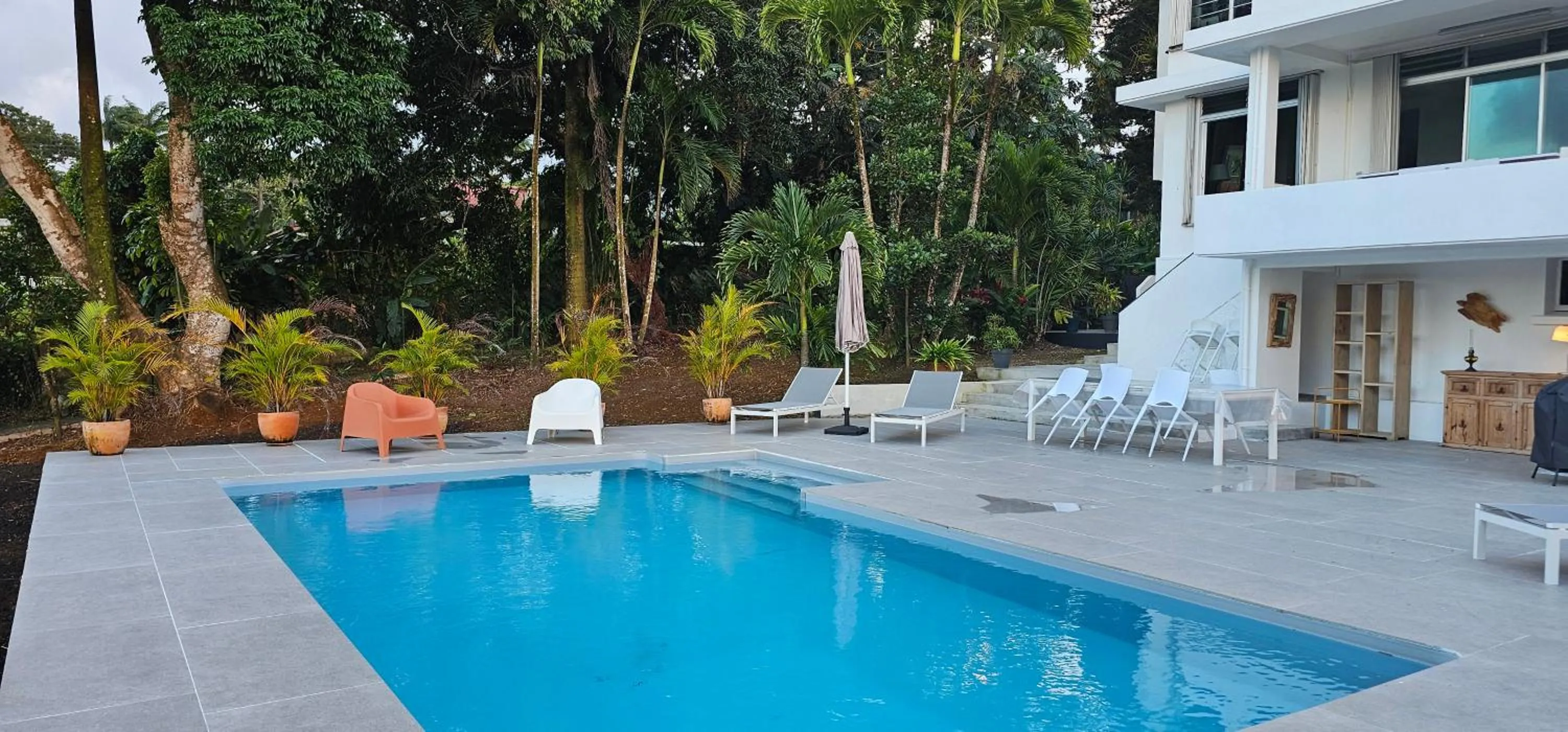 Swimming pool in Habitation Villa Les Cassias