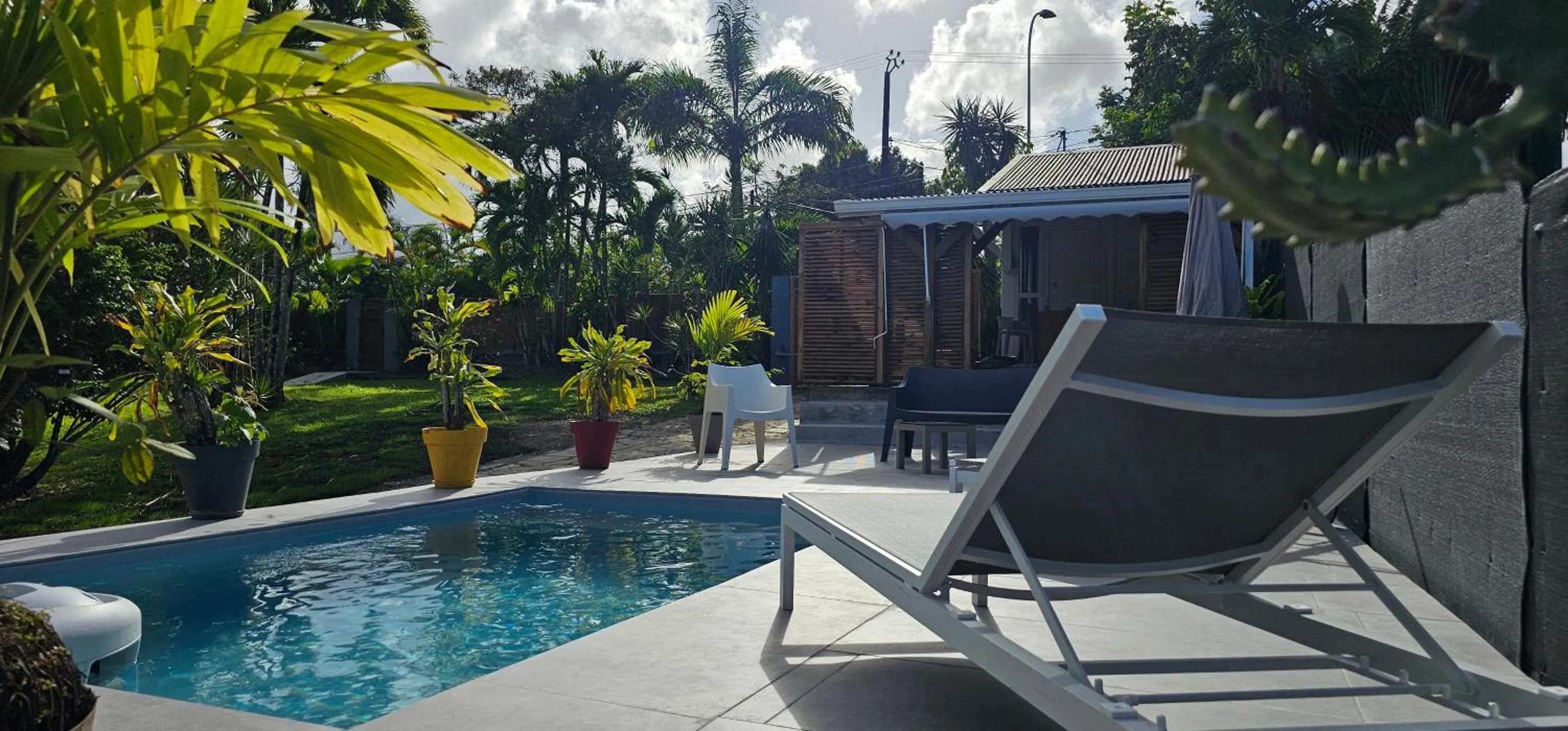Swimming pool in Habitation Villa Les Cassias