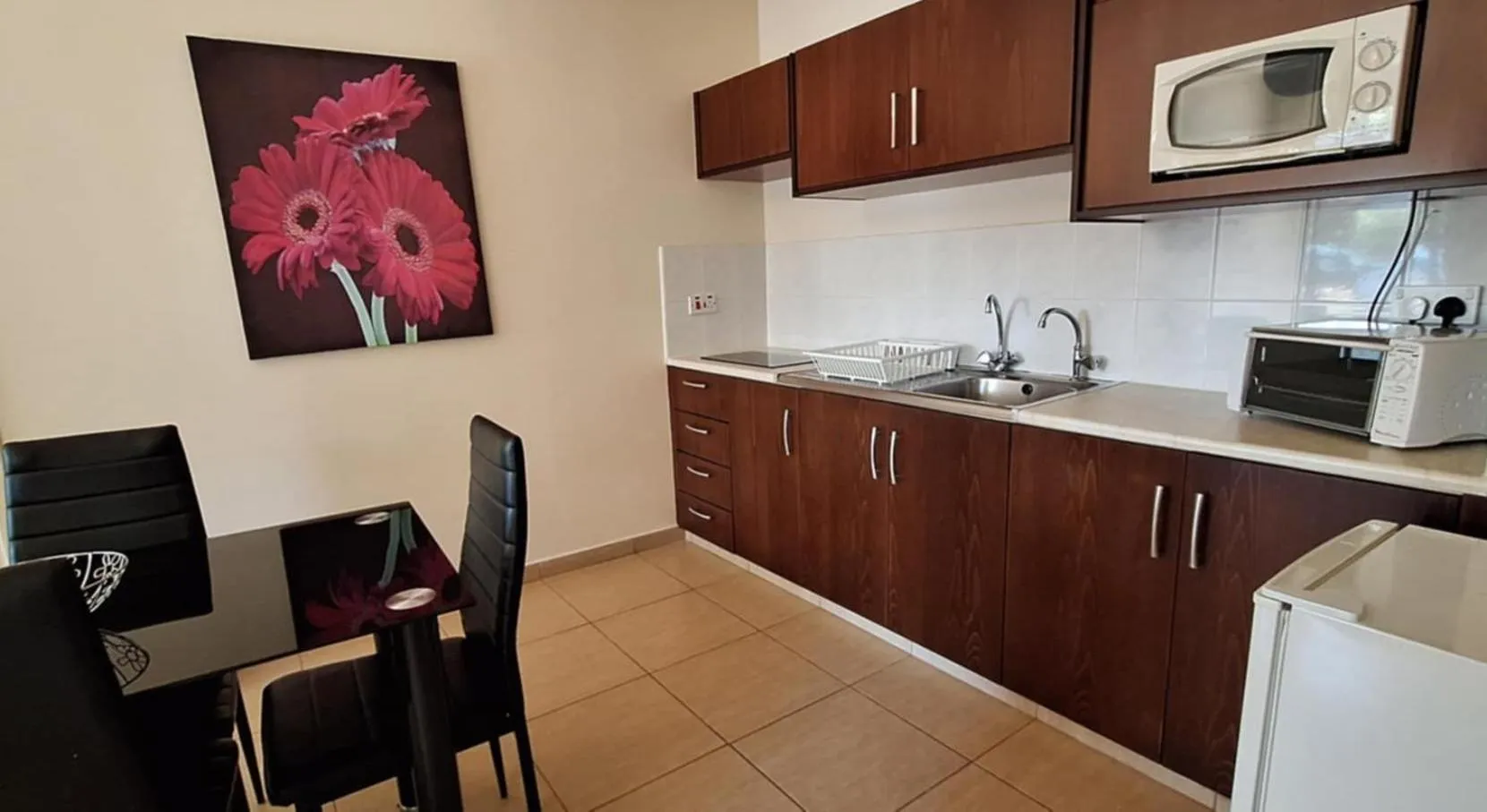 Kitchen or kitchenette in Anna Hotel Apartments