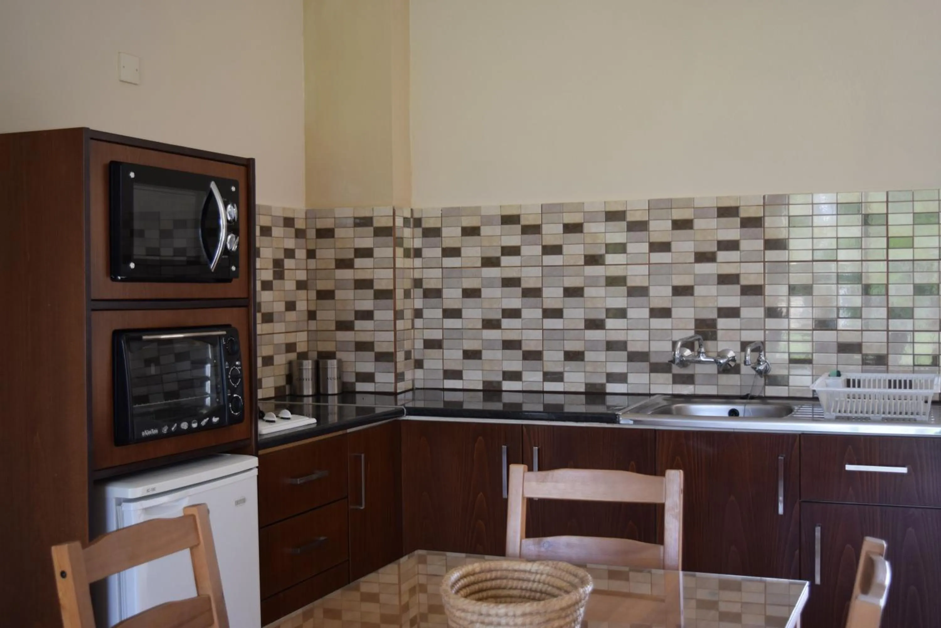 Kitchen or kitchenette in Anna Hotel Apartments