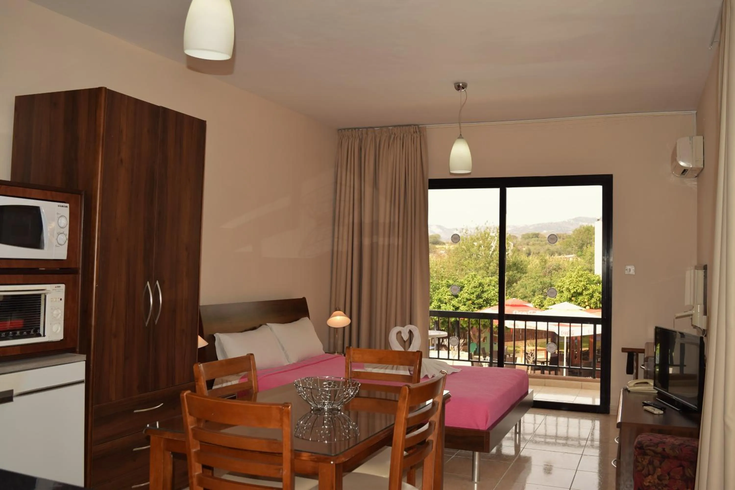 Patio in Anna Hotel Apartments