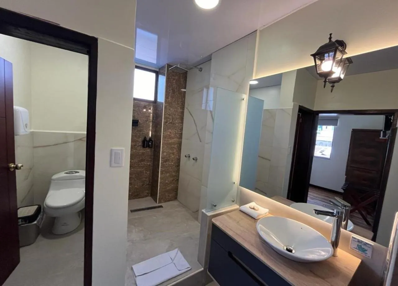 Bathroom in Friends Hotel & Rooftop - Historic Center & Museums