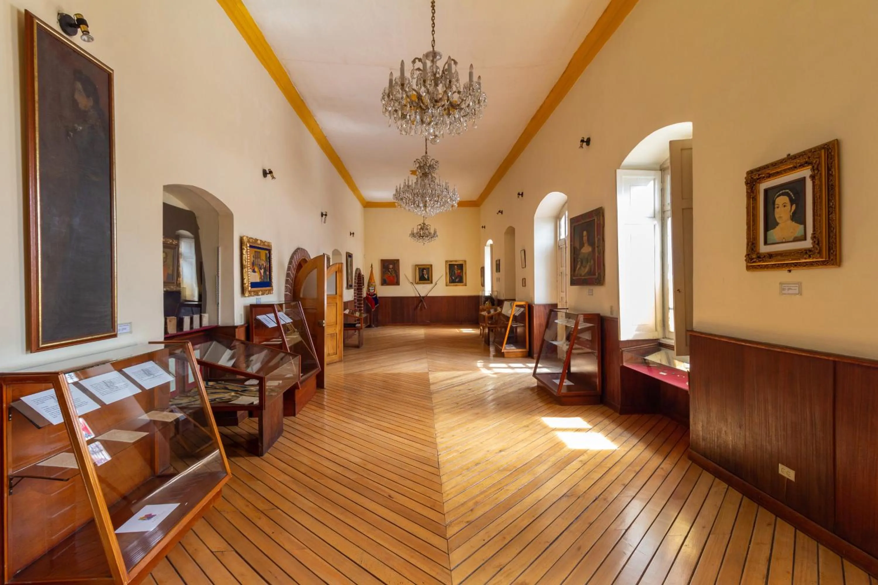 Neighbourhood in Friends Hotel & Rooftop - Historic Center & Museums