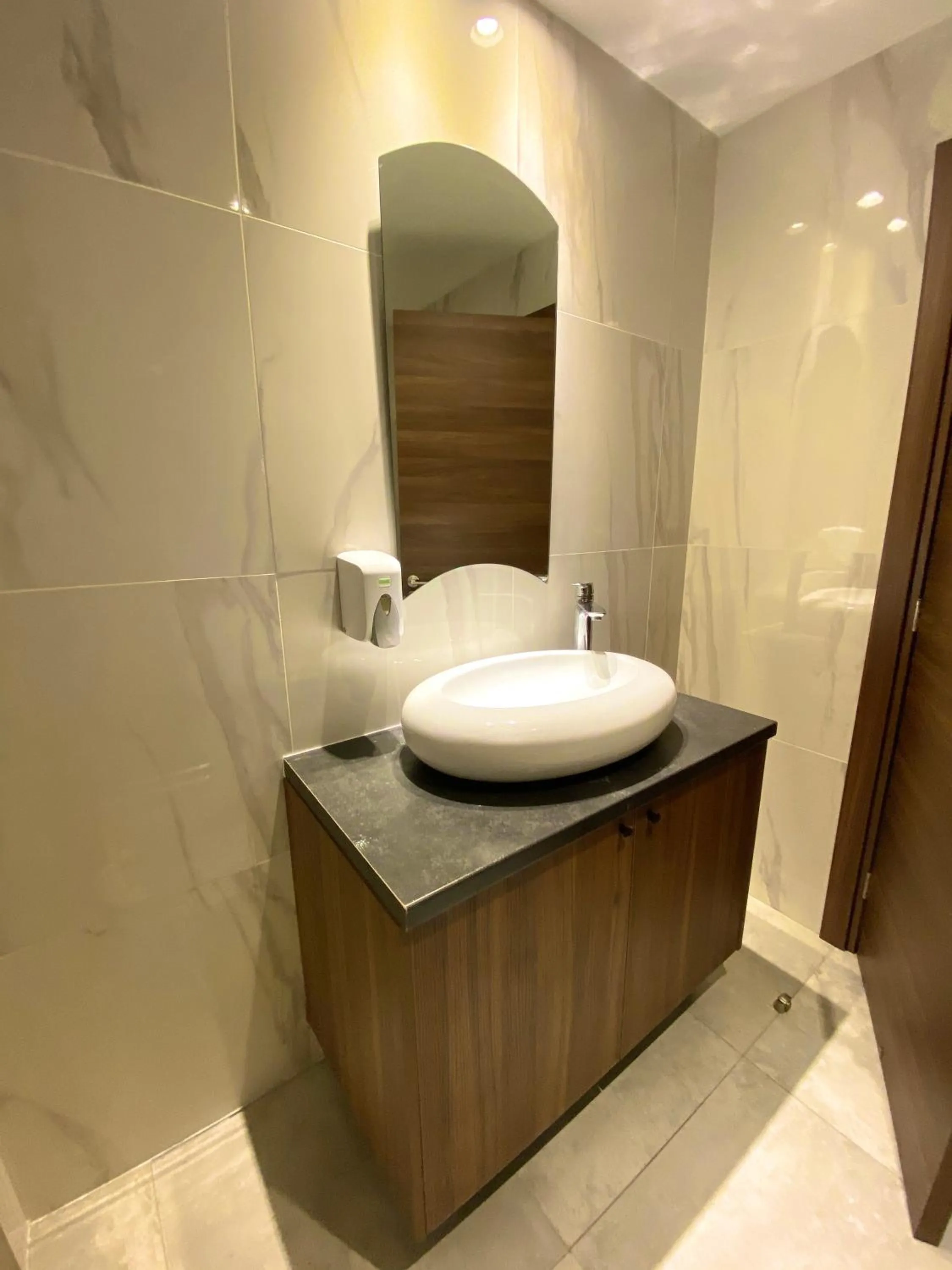 Eleonora Hotel Apartments