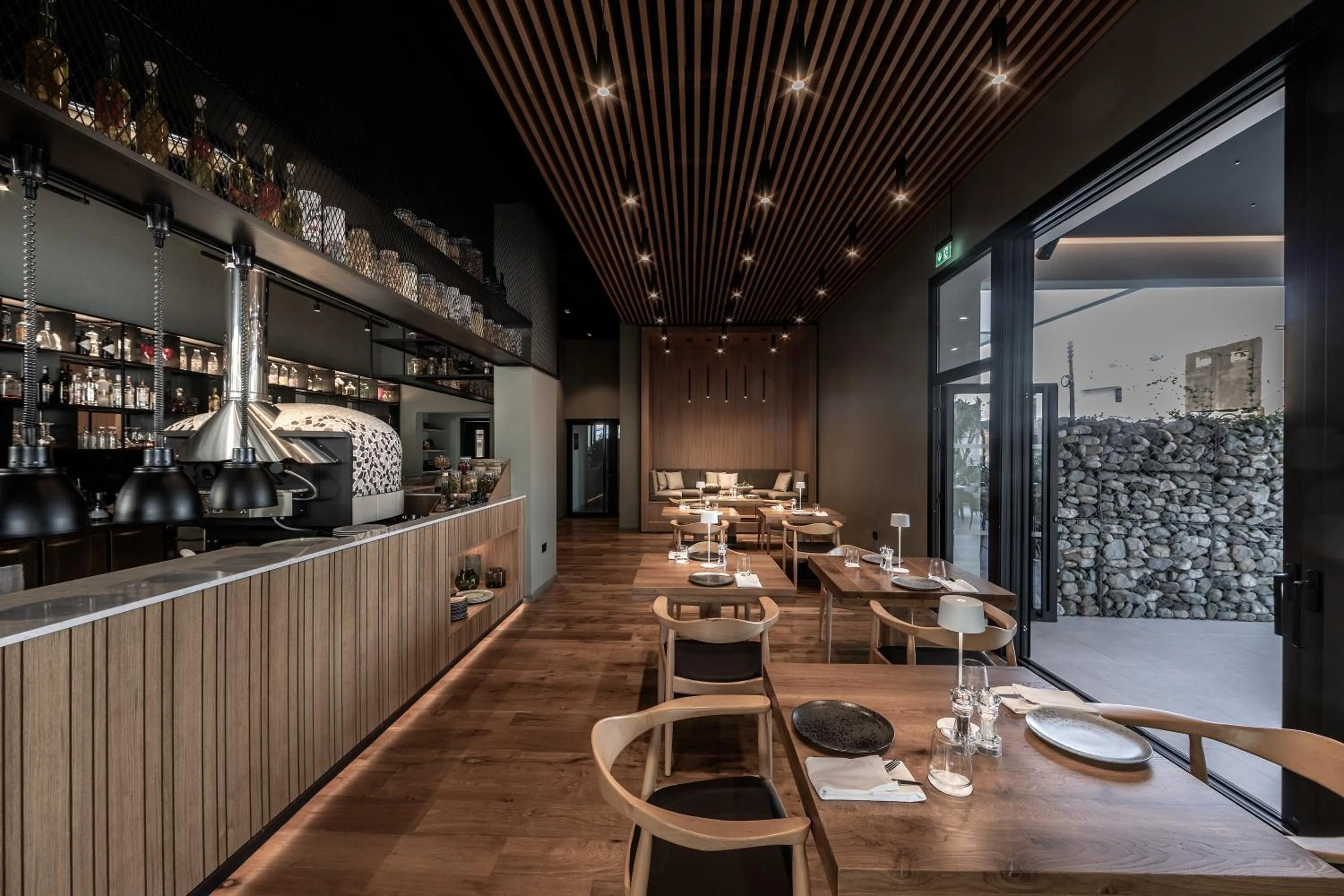 Restaurant/places to eat in Anemi Hotel & Suites