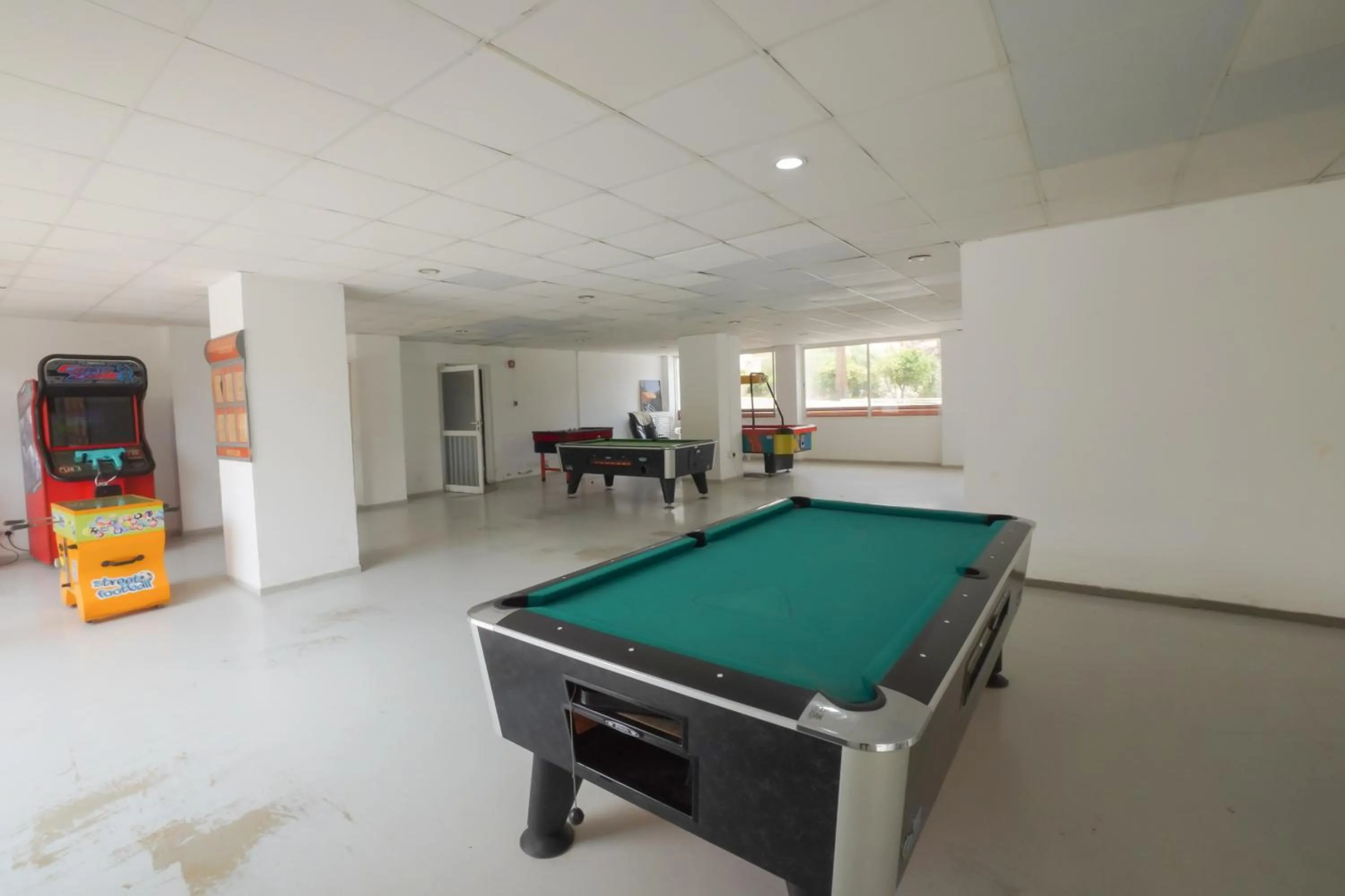 Billiard in Papouis Protaras Hotel