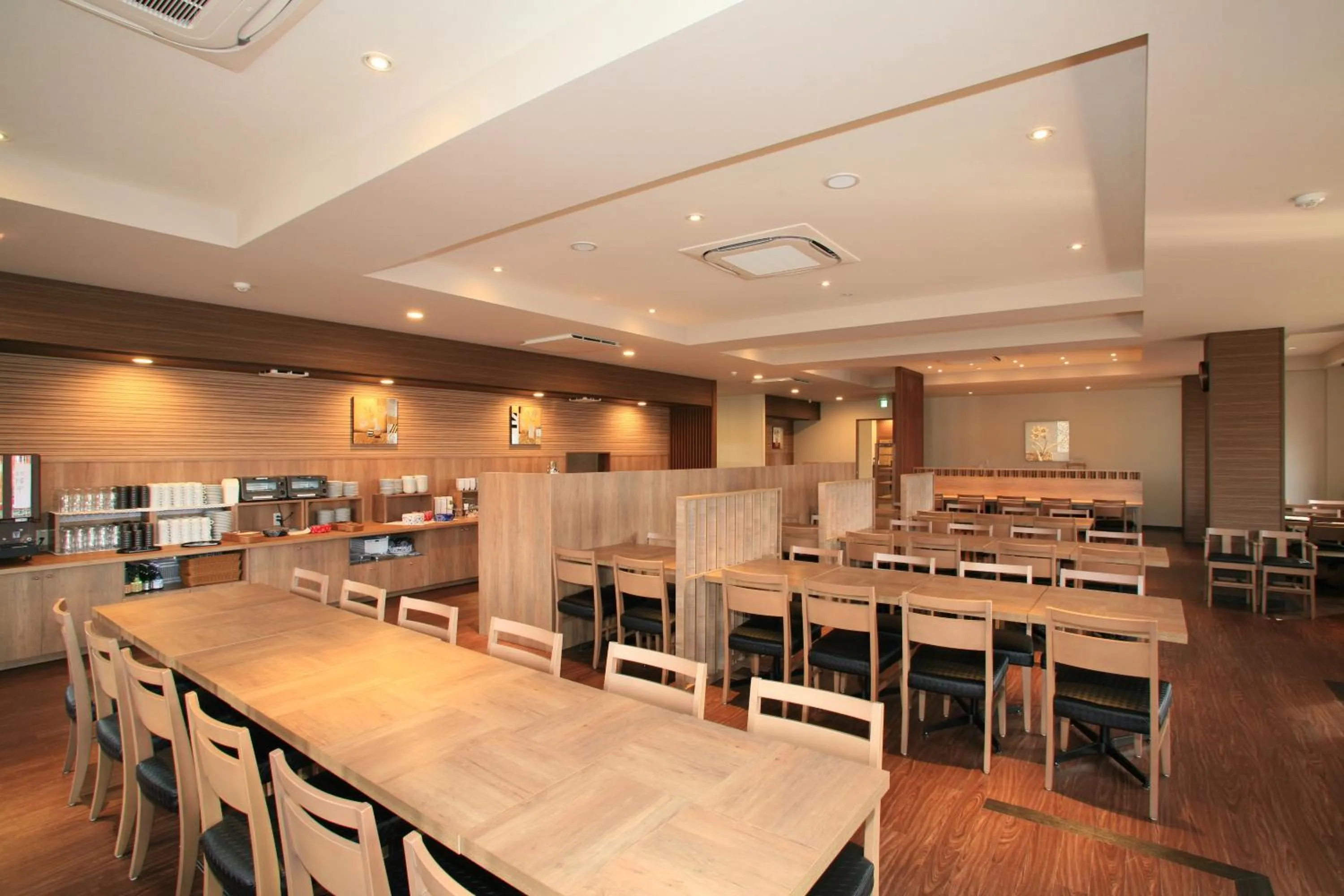 Restaurant/places to eat in Hotel Route-Inn Natori Iwanuma Inter -Sendai Kuko-