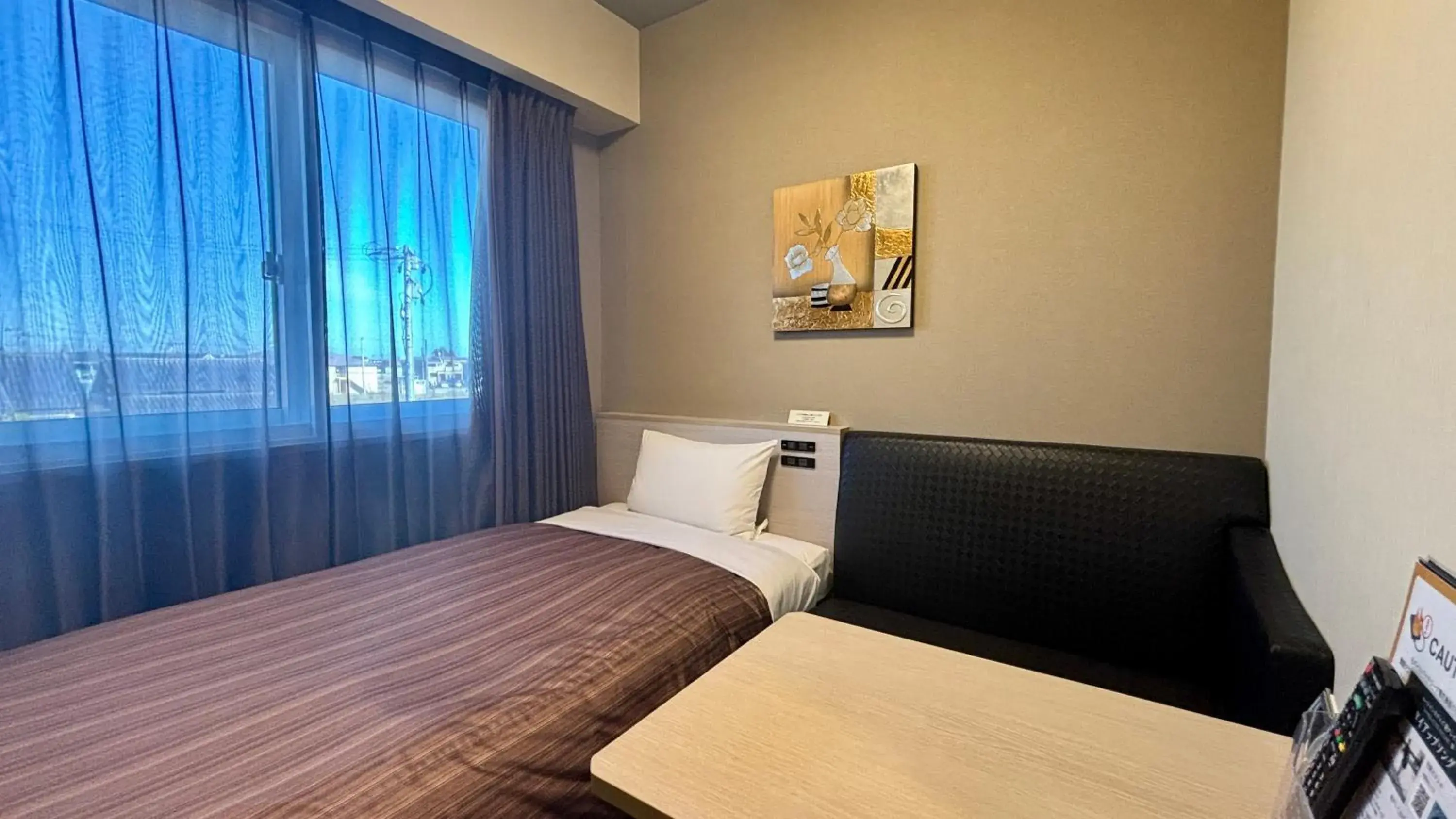 Small Single Room - single occupancy - Smoking in Hotel Route-Inn Natori Iwanuma Inter -Sendai Kuko- Small Single Room - single occupancy - Smoking in Hotel Route-Inn Natori Iwanuma Inter -Sendai Kuko-