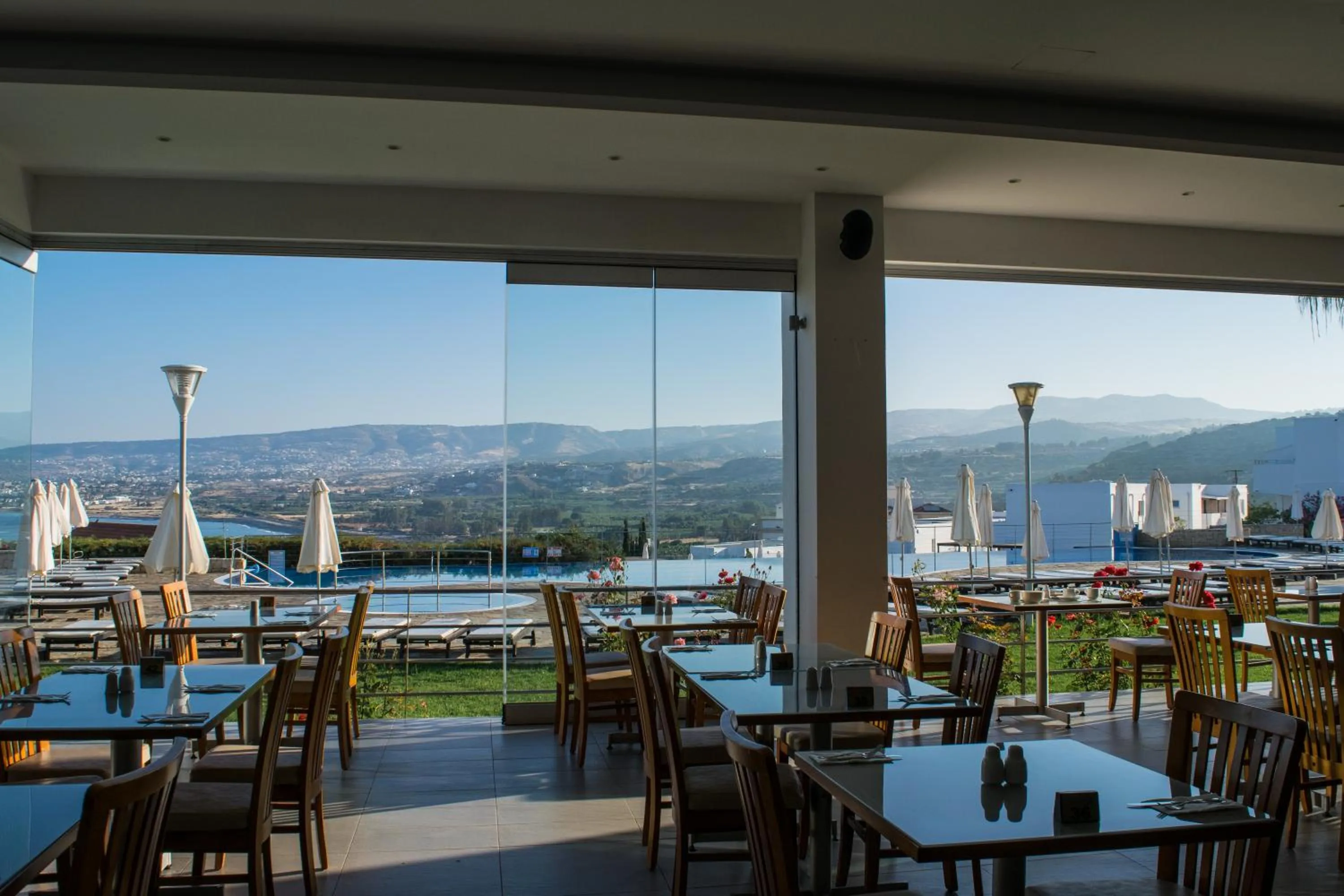 Restaurant/places to eat in Theo Sunset Bay Hotel