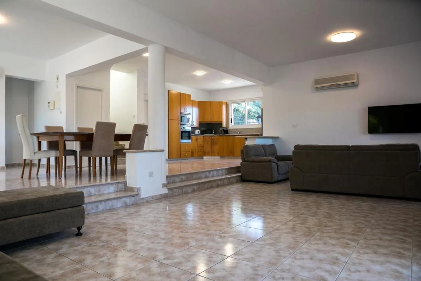 Living room in Theo Sunset Bay Hotel
