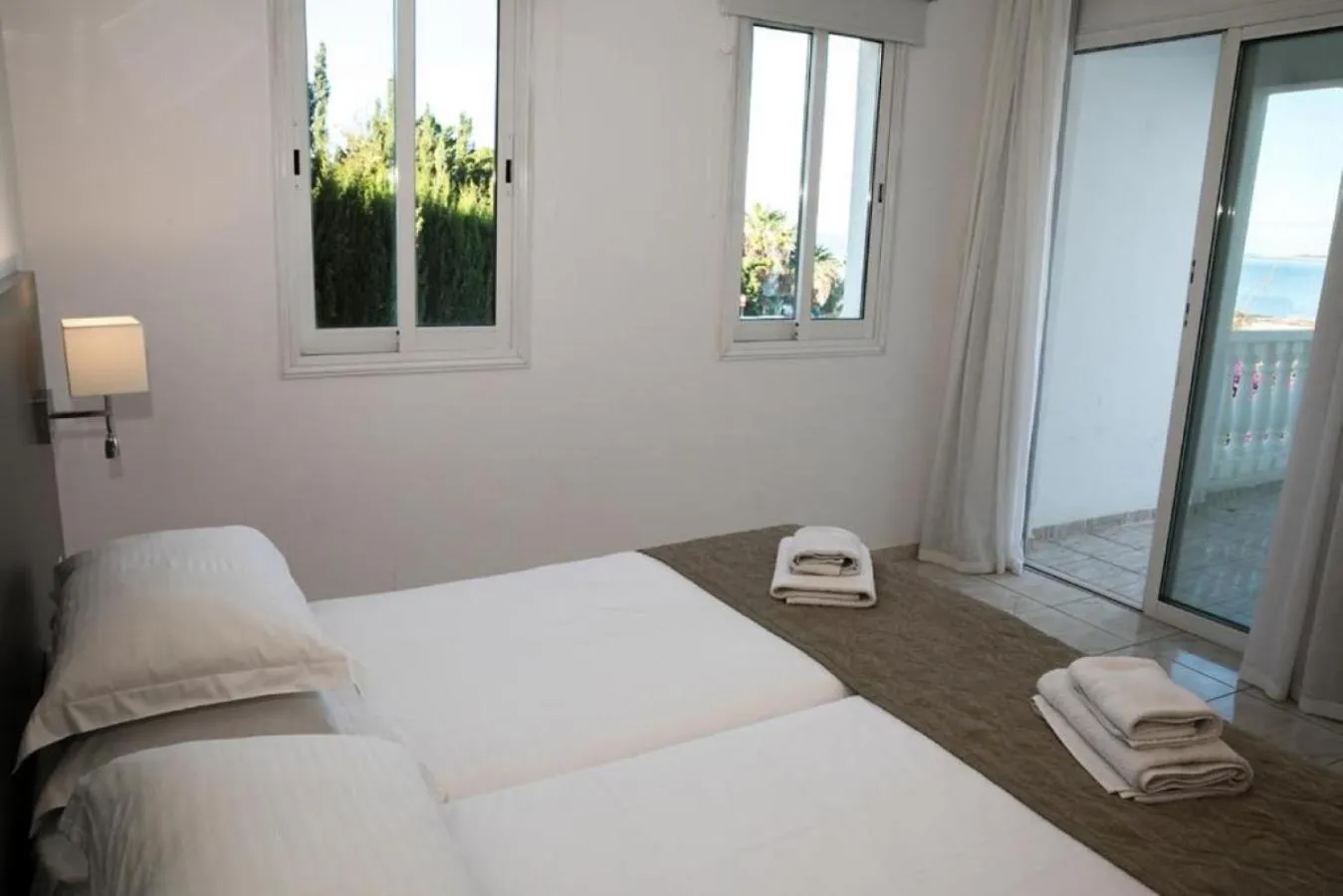 Bedroom, Bed in Theo Sunset Bay Hotel