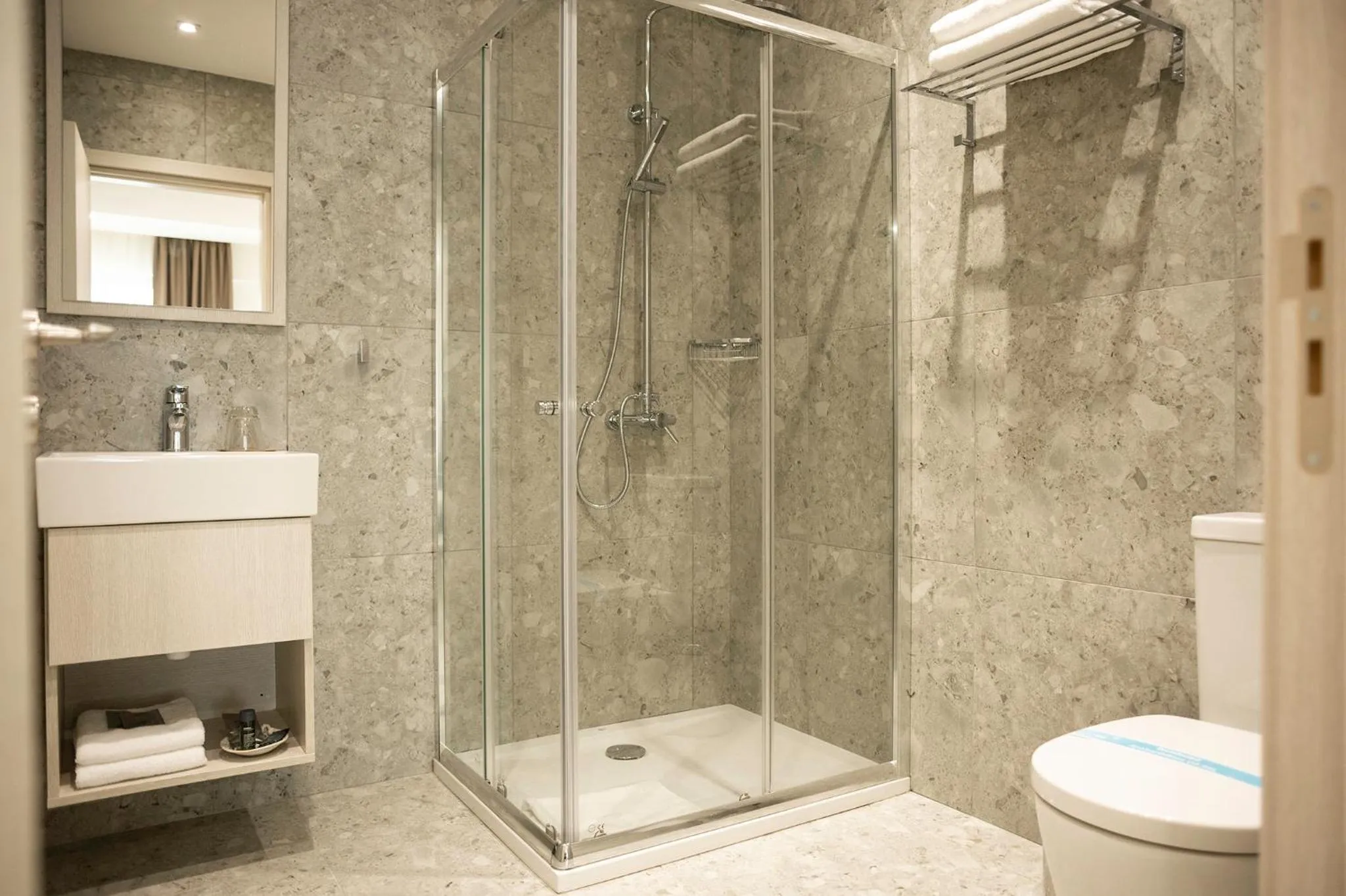 Shower in Roseum Boutique Hotel