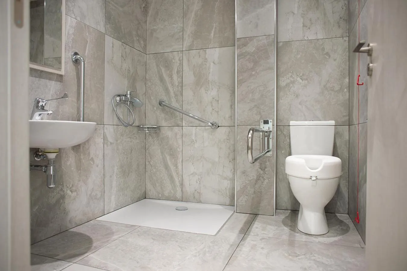 Shower in Roseum Boutique Hotel