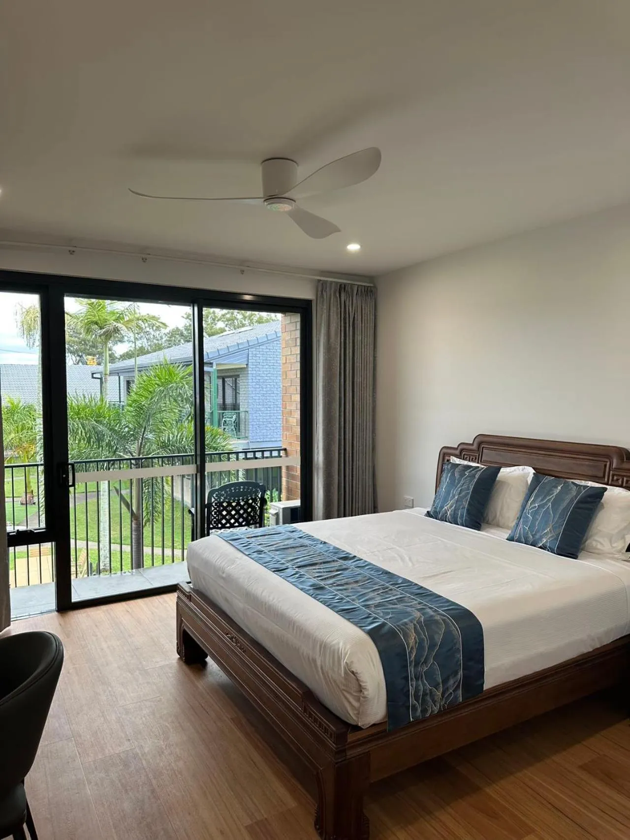 Bed in Oxley Motor Inn