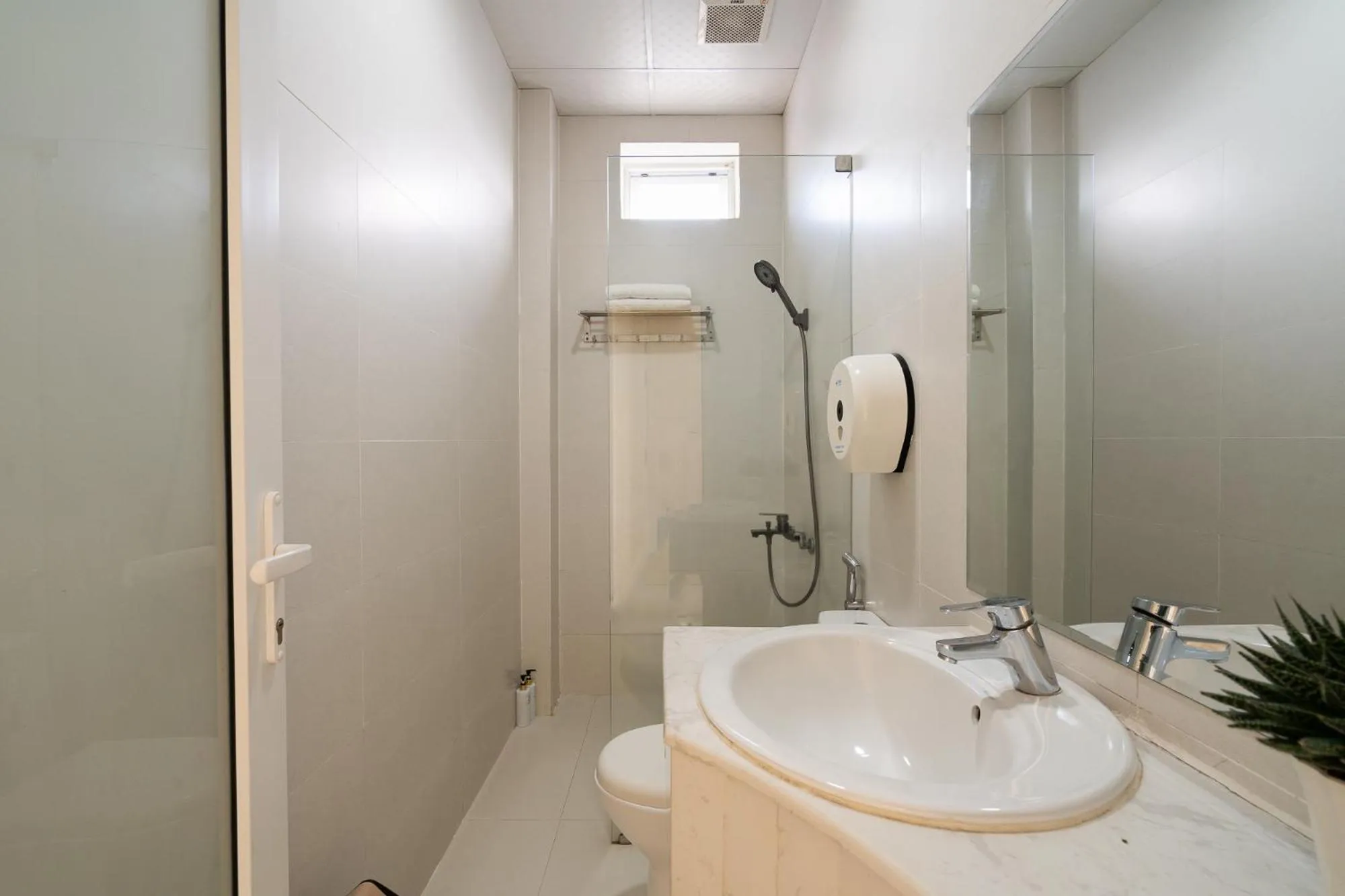 Bathroom in Ngoc Nguyen Anh Hotel Da Lat