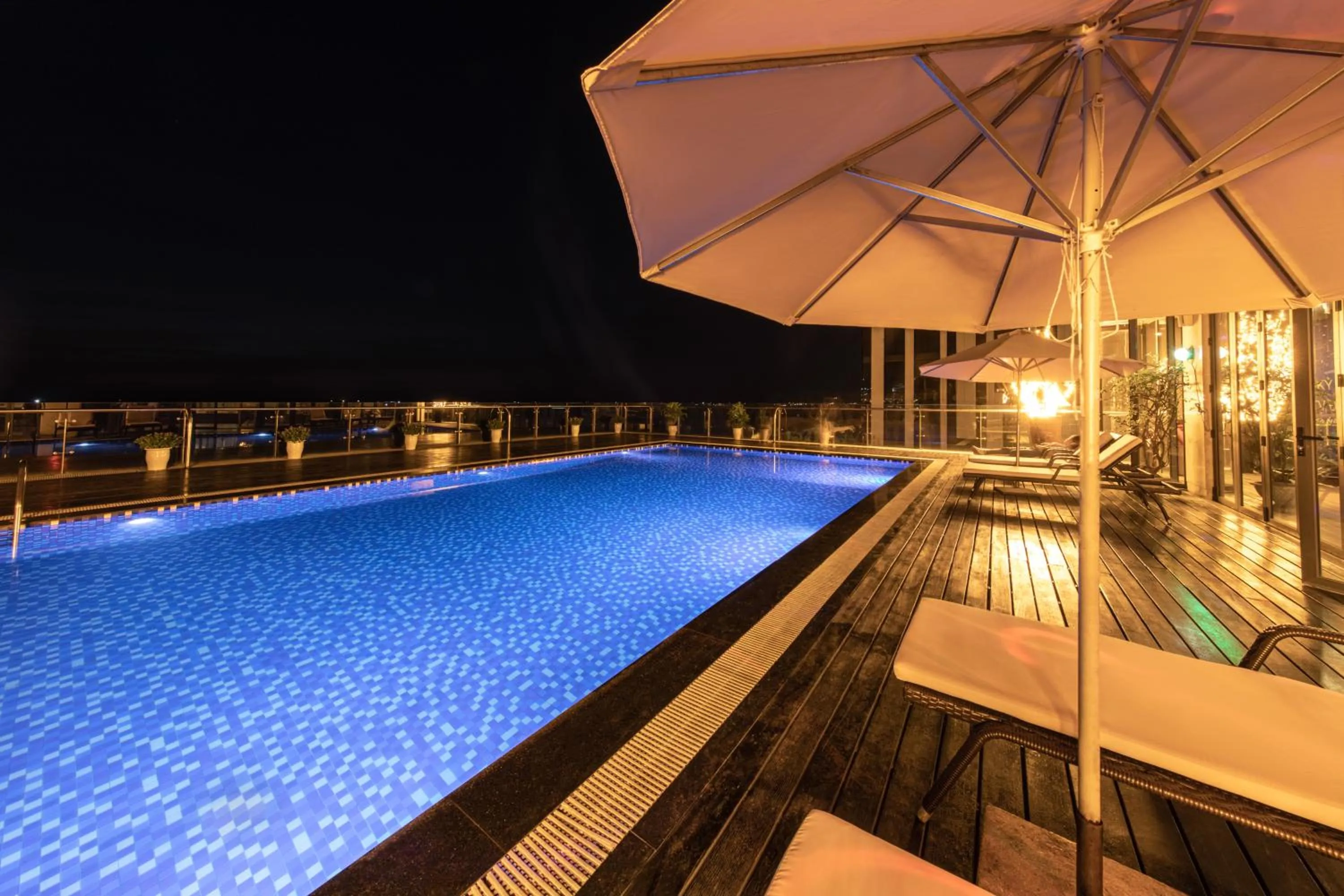 Night in Serene Beach Hotel Danang