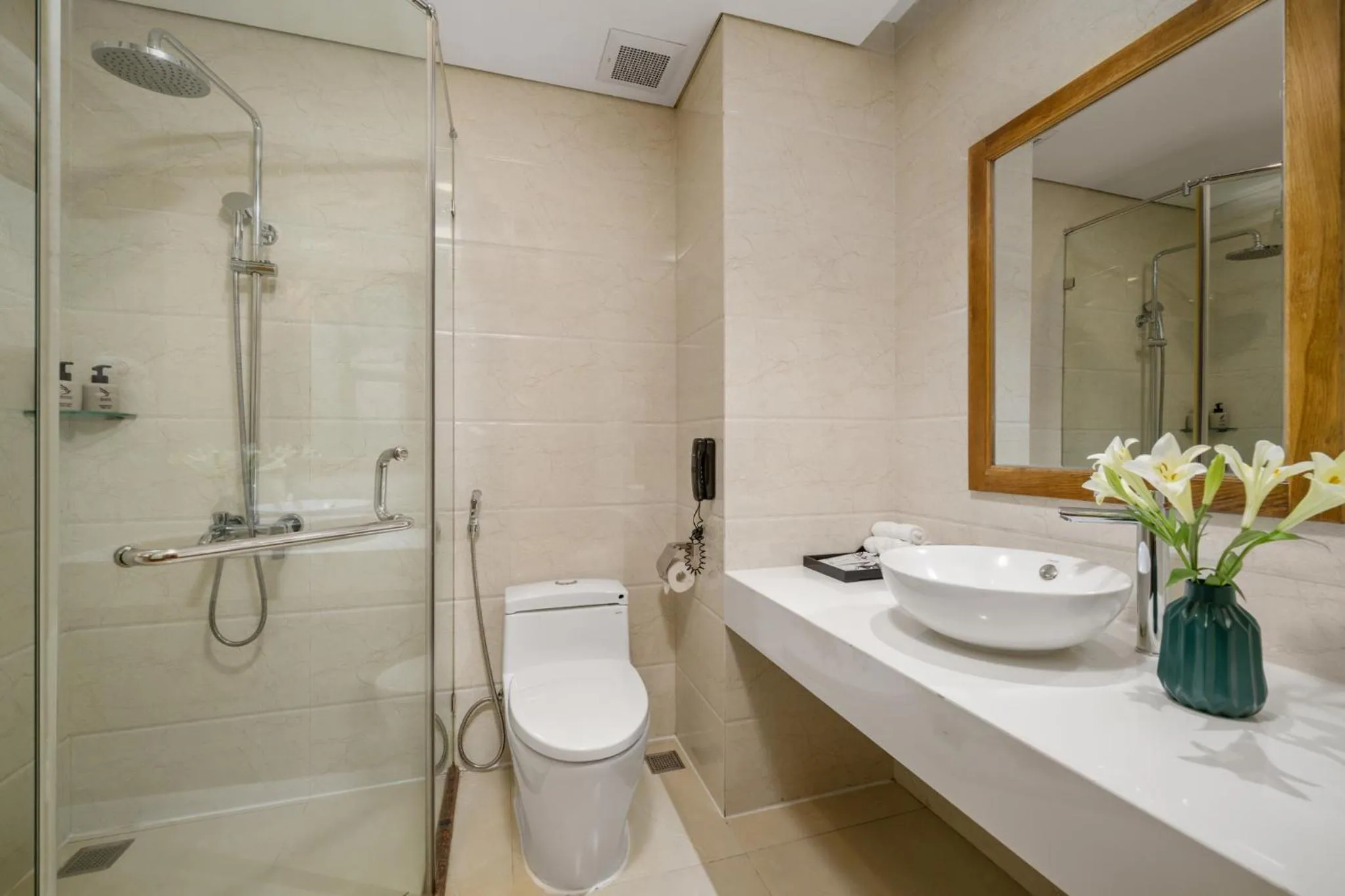 Bathroom in Serene Beach Hotel Danang