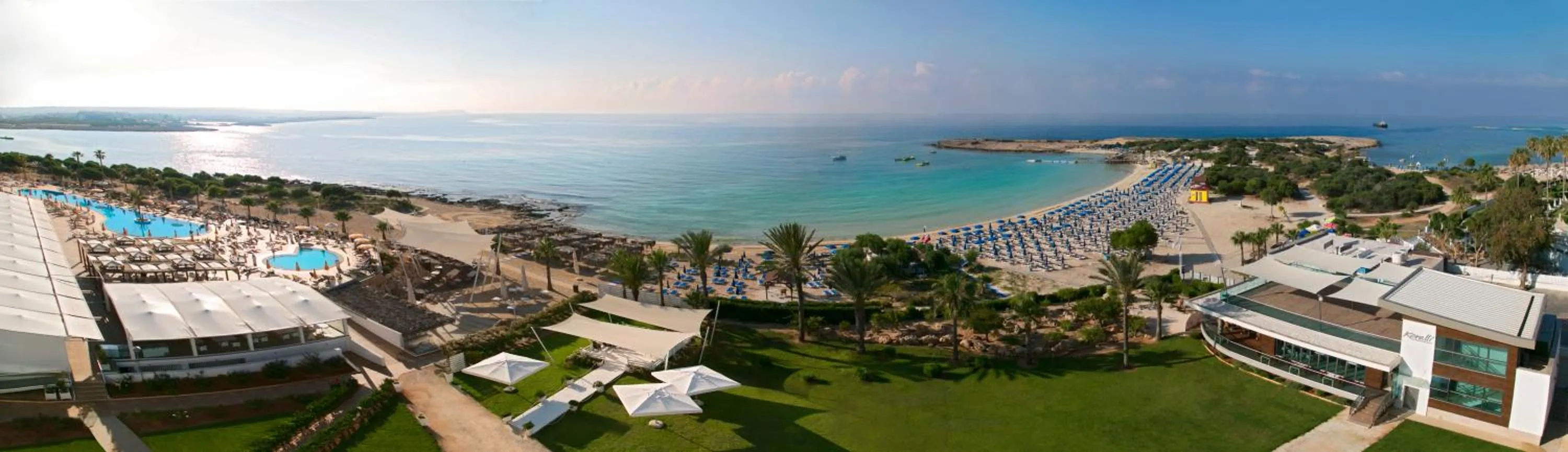 Garden in Asterias Beach Hotel