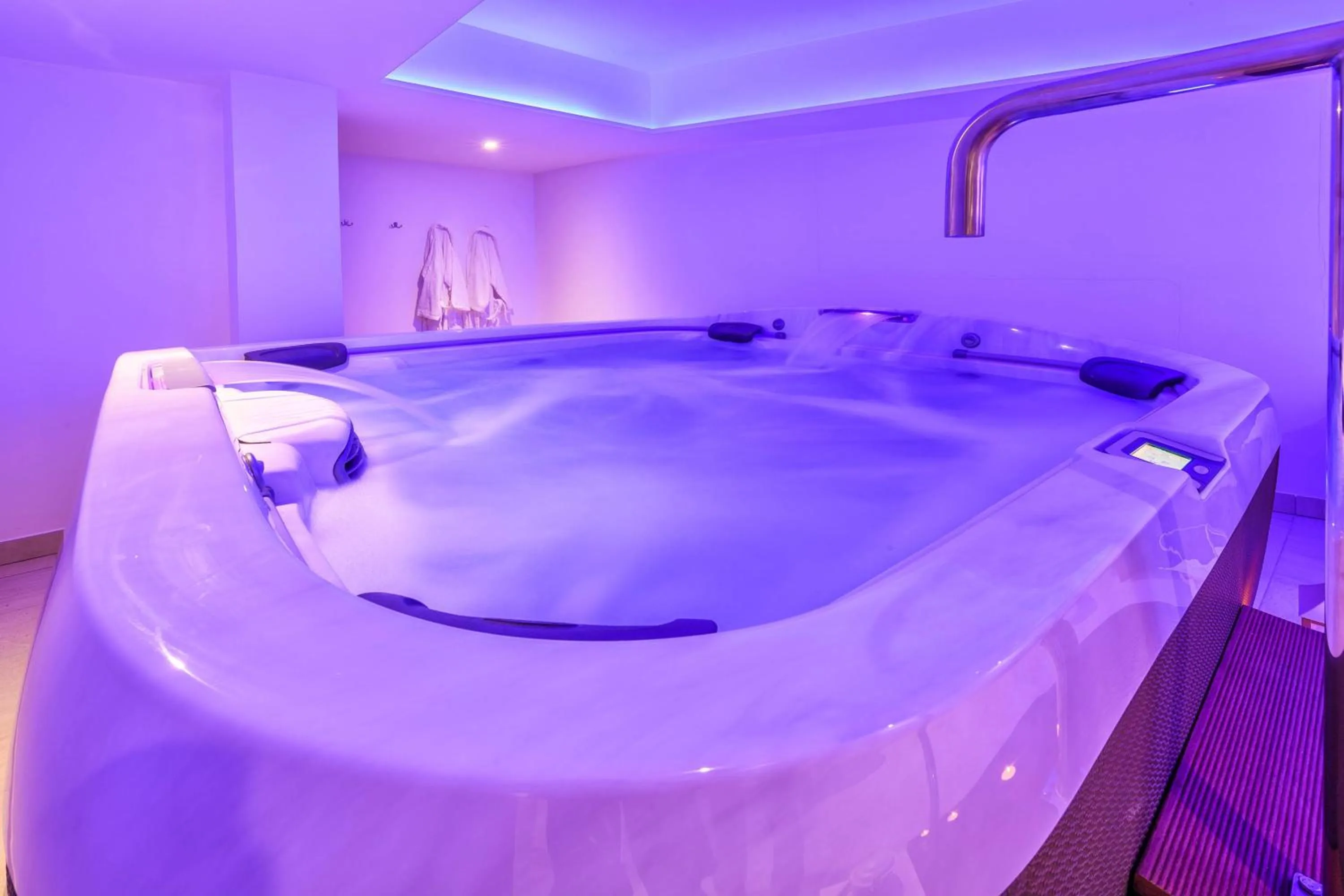 Hot Tub in Asterias Beach Hotel