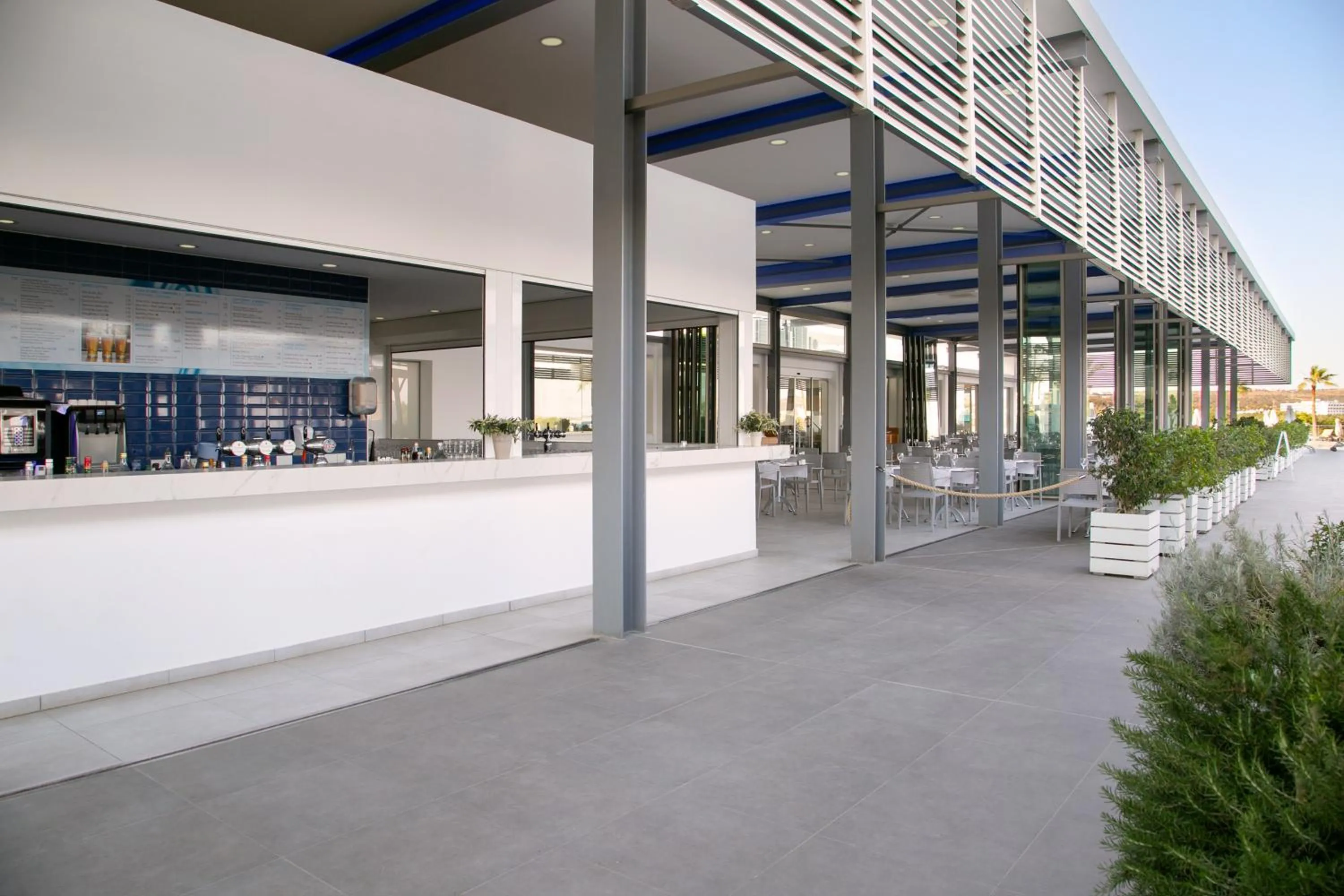 Restaurant/places to eat in Asterias Beach Hotel