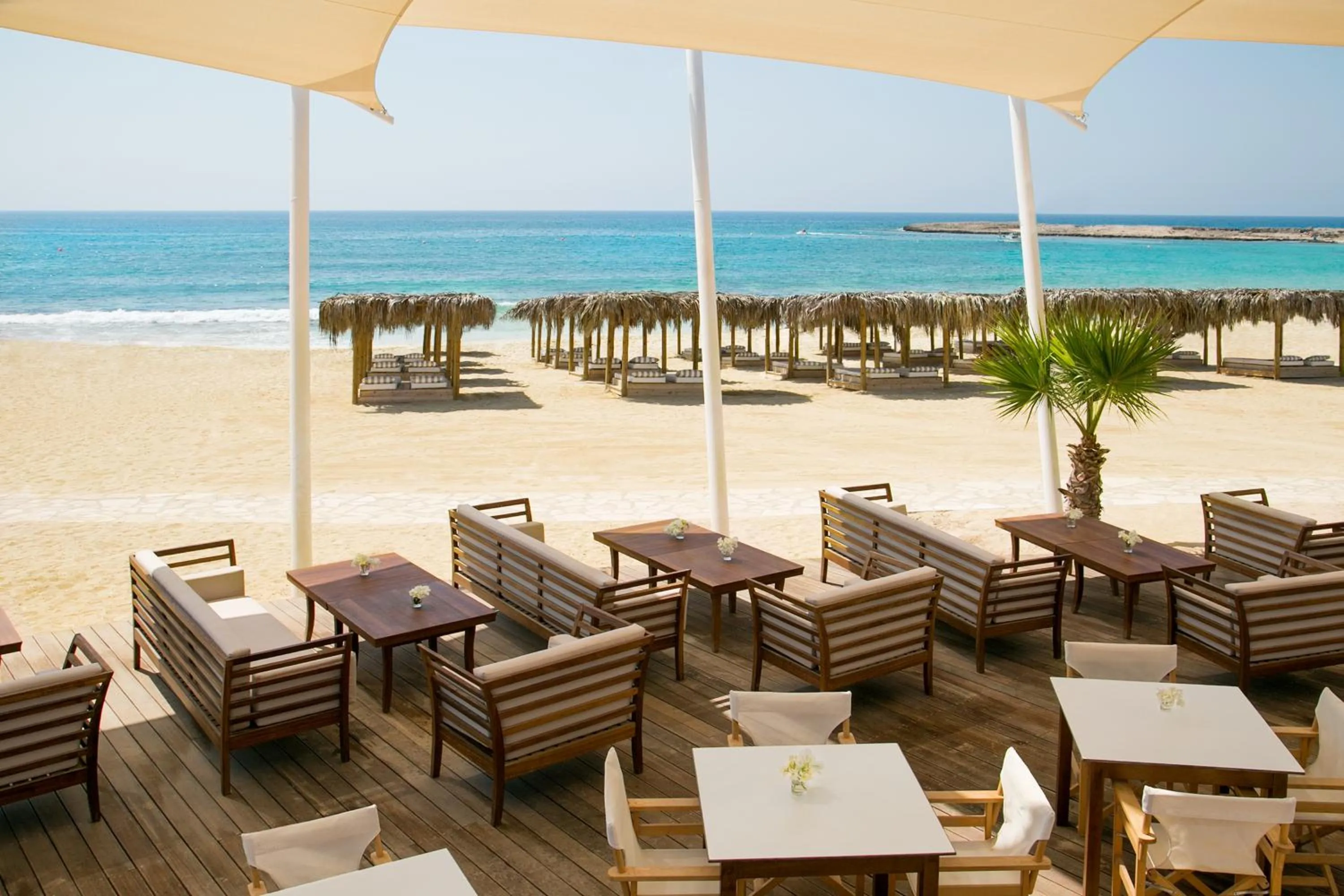 Restaurant/places to eat in Asterias Beach Hotel