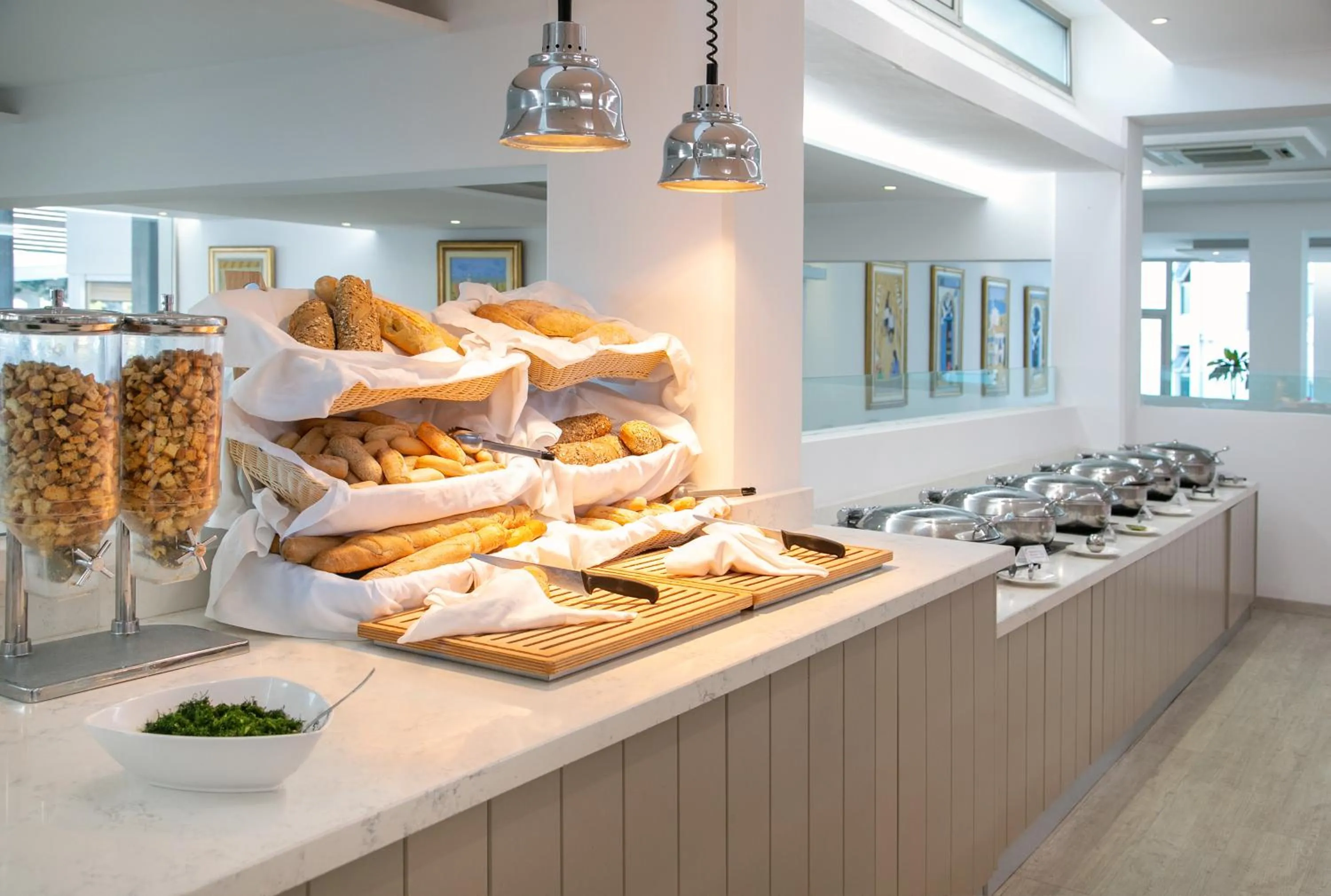 Restaurant/places to eat in Asterias Beach Hotel