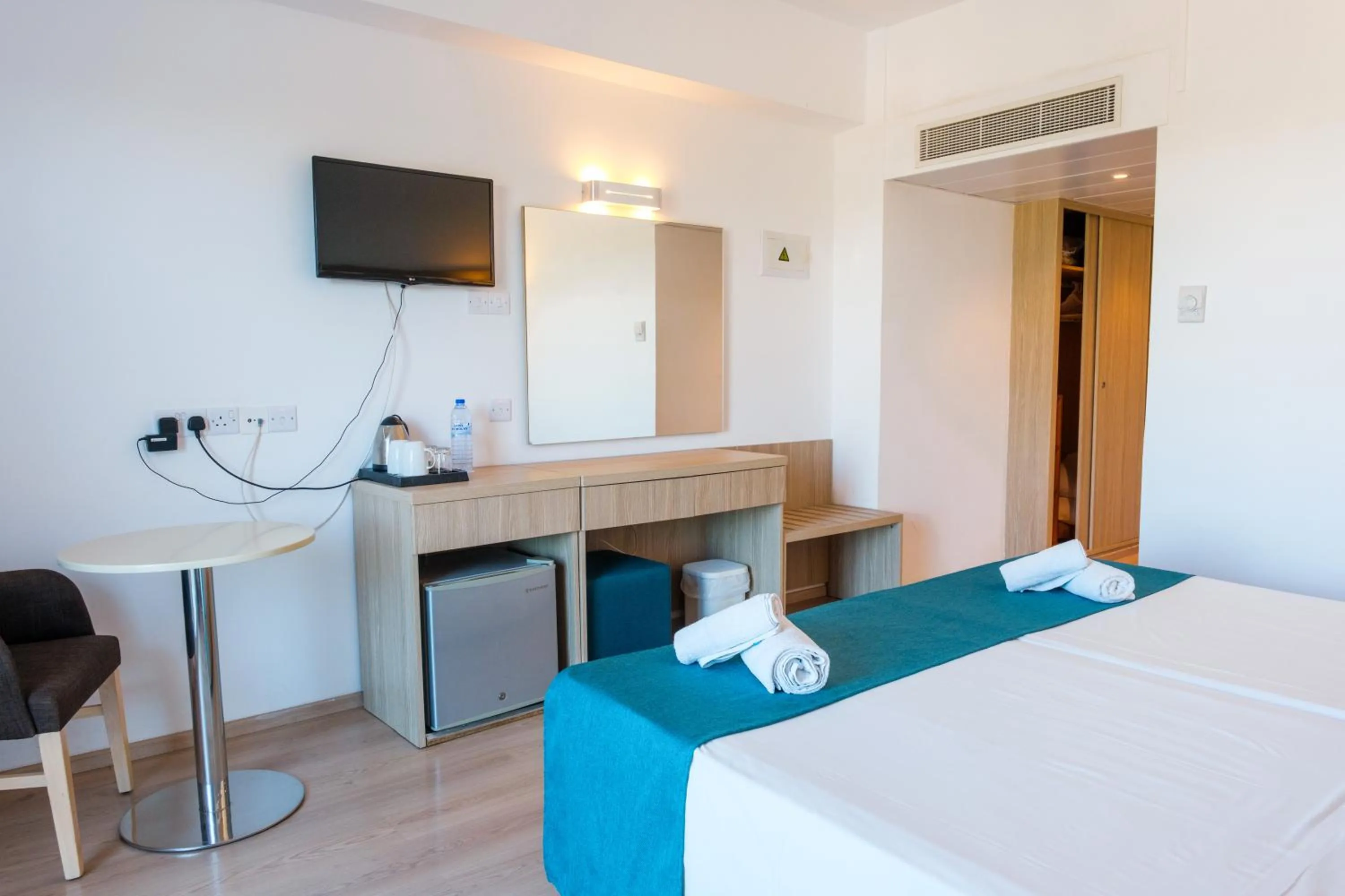 Bed in Kapetanios Bay Hotel Protaras