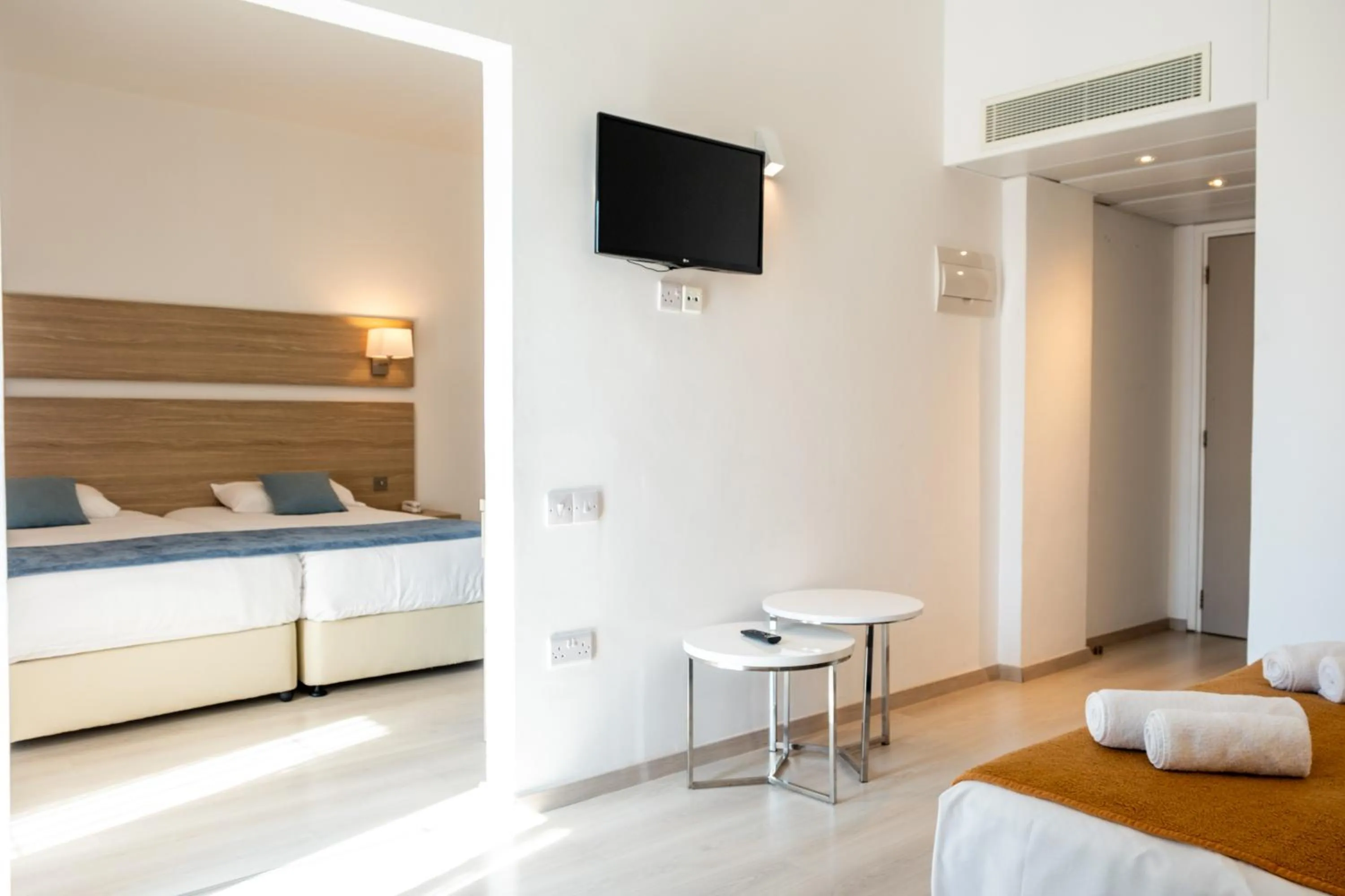 Bedroom, Bed in Kapetanios Bay Hotel Protaras