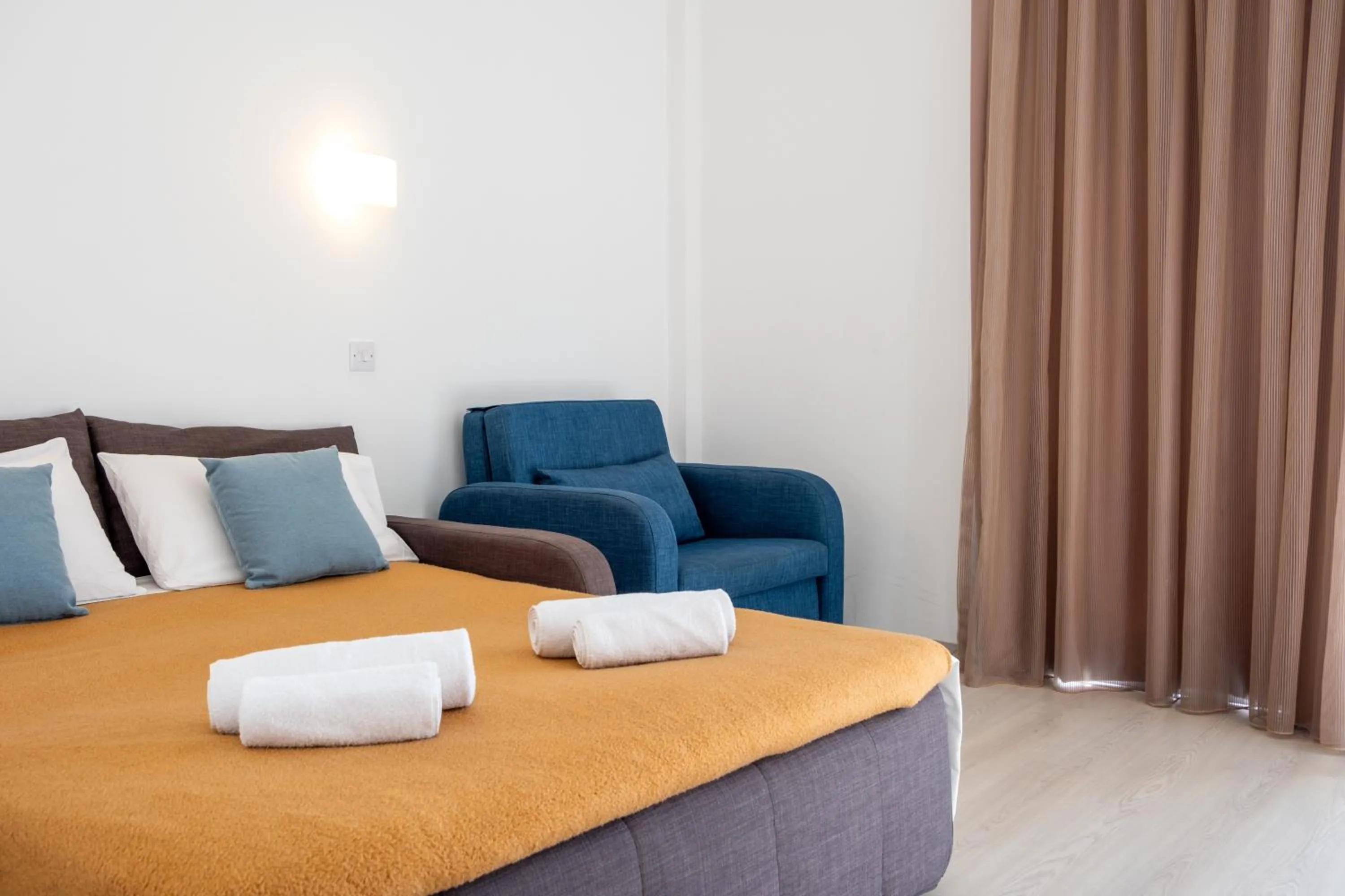 Photo of the whole room, Bed in Kapetanios Bay Hotel Protaras