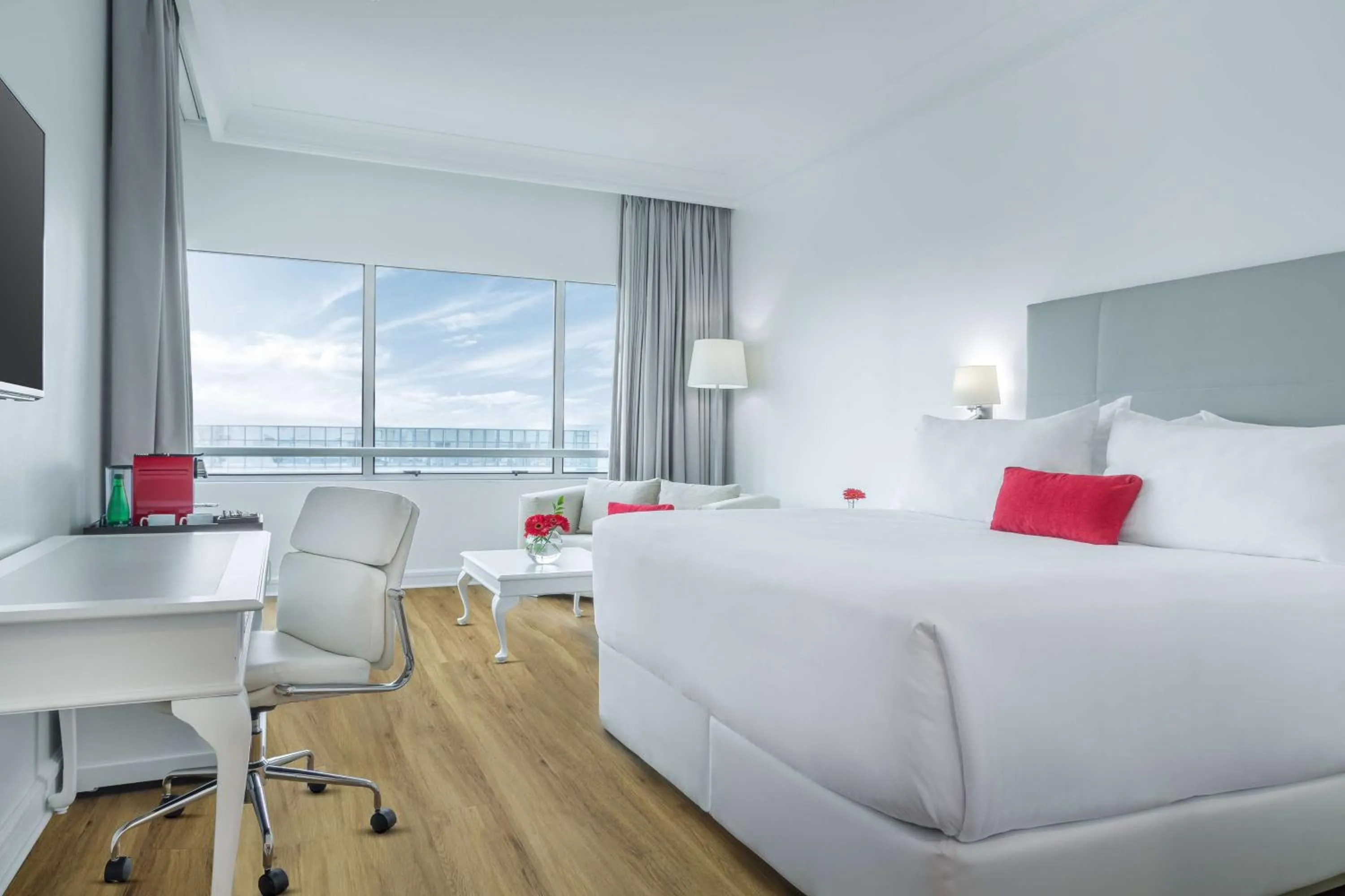 View (from property/room), Bed in NH Collection Plaza Santiago