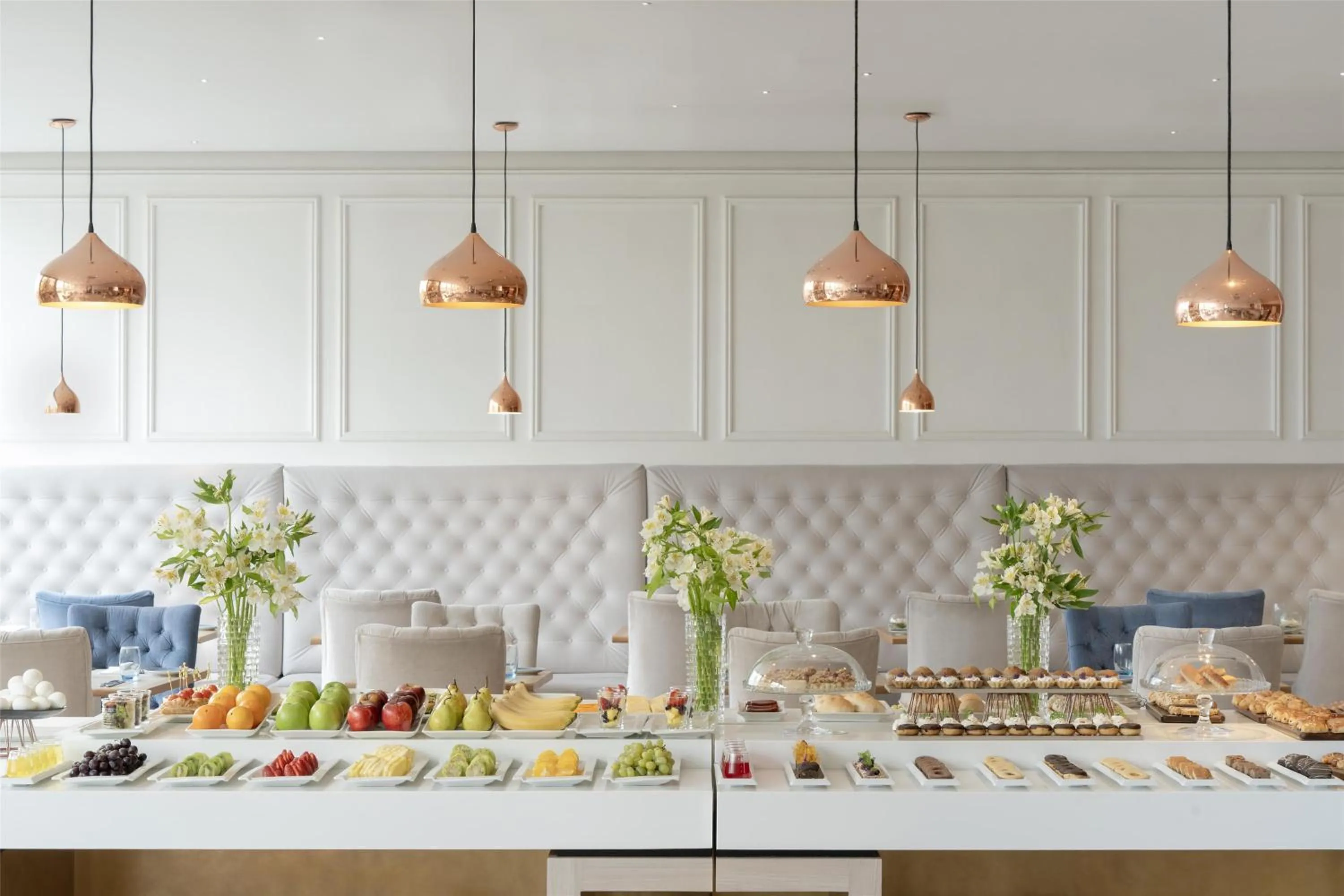 Restaurant/places to eat in NH Collection Plaza Santiago