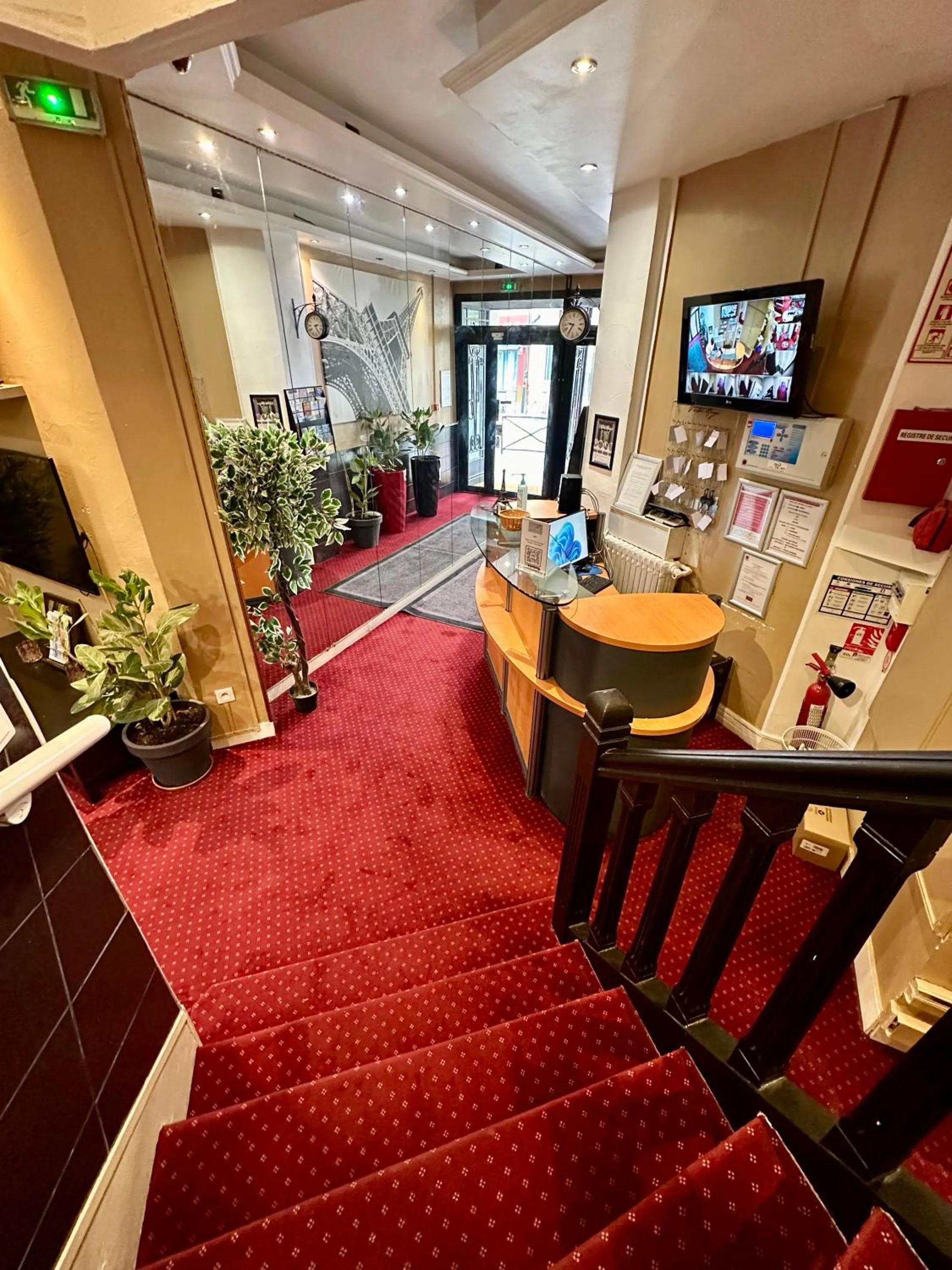 Lobby or reception in Hotel Victor Hugo