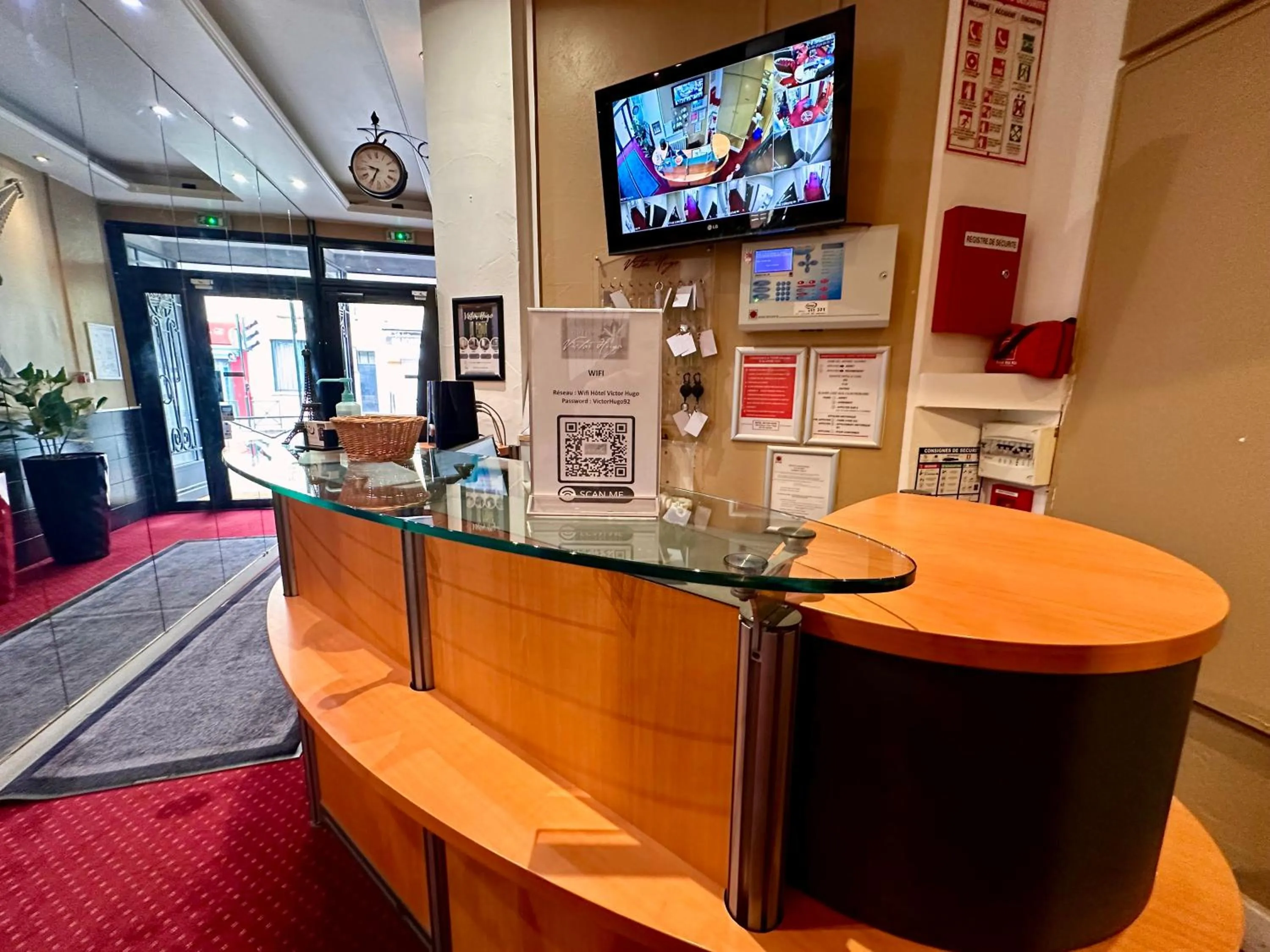 Lobby or reception in Hotel Victor Hugo