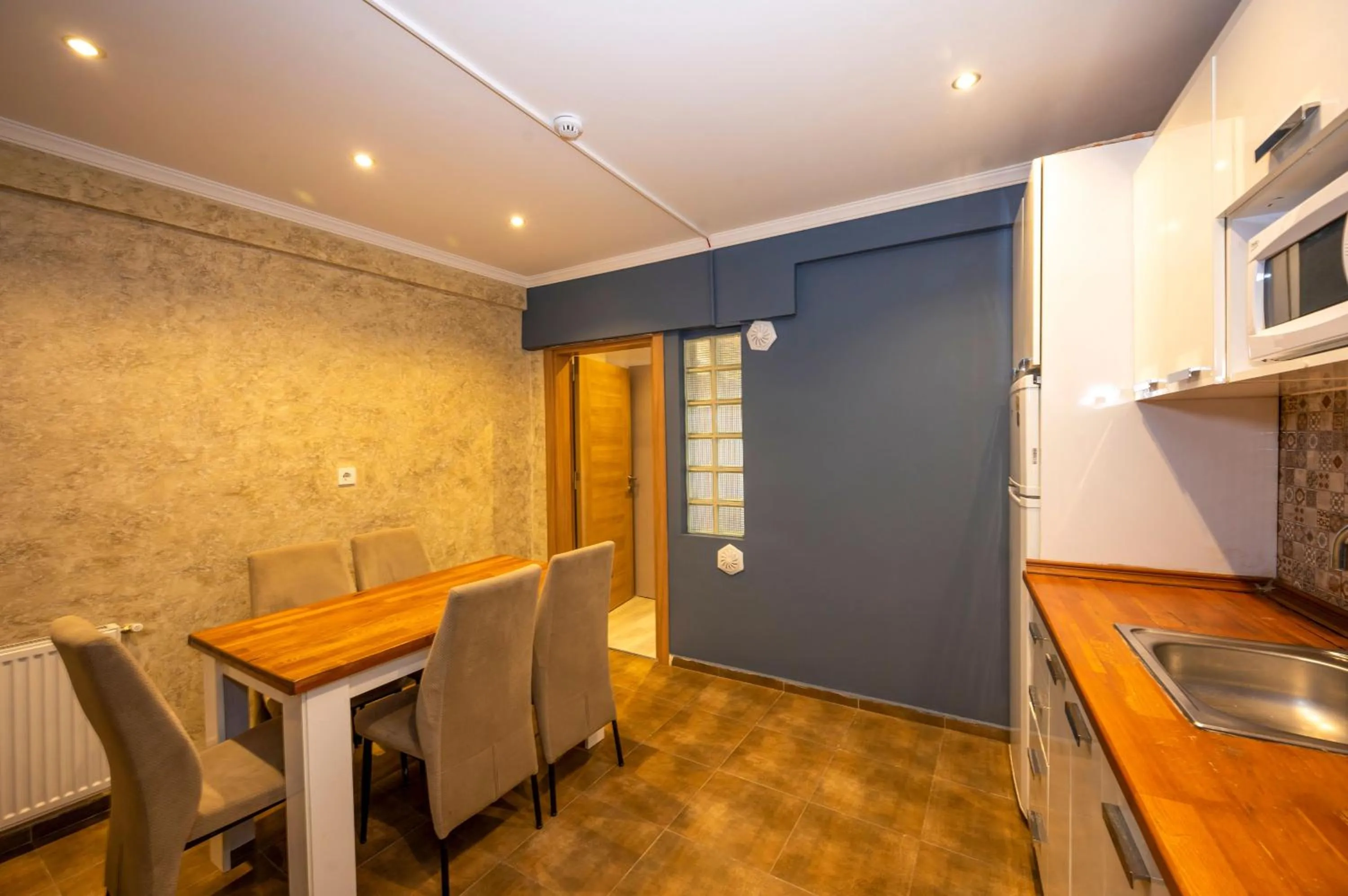 Kitchen or kitchenette in Marida Suit - Istanbul Taksim